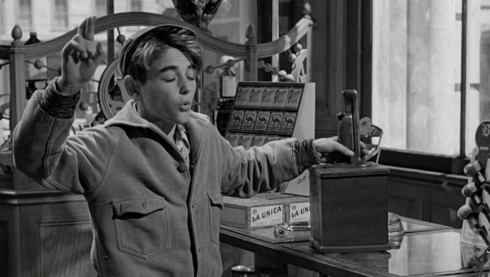 occupation, movies, Its A Wonderful Life, holding, adult, mid adult, side view, lifestyles, people, 720P, retro styled, machinery, technology, real people, HD Wallpaper