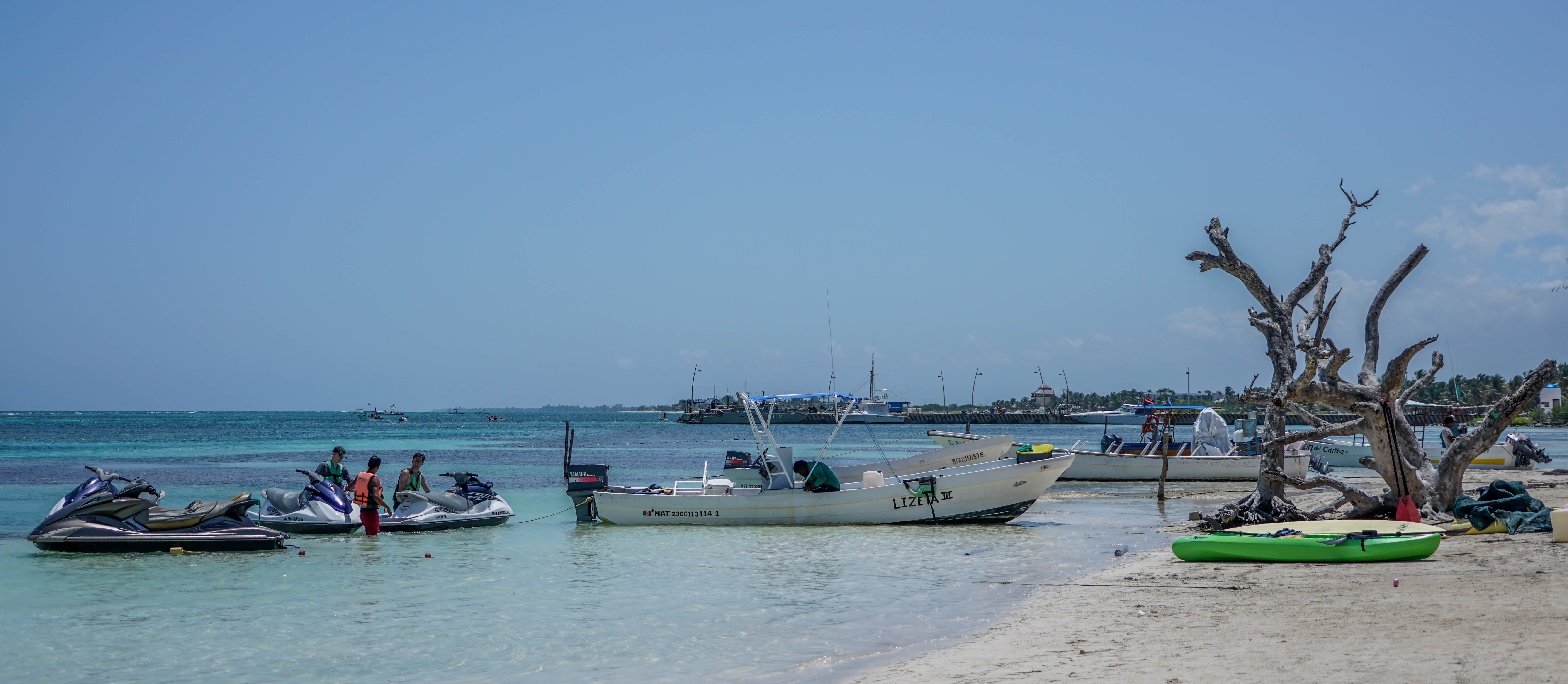 horizon over water, vacation, travel, playa, tropical, holiday, beauty in nature, mexico, tree, boats, clear sky, day, sky, nature, caribbean, ocean, blue, HD Wallpaper