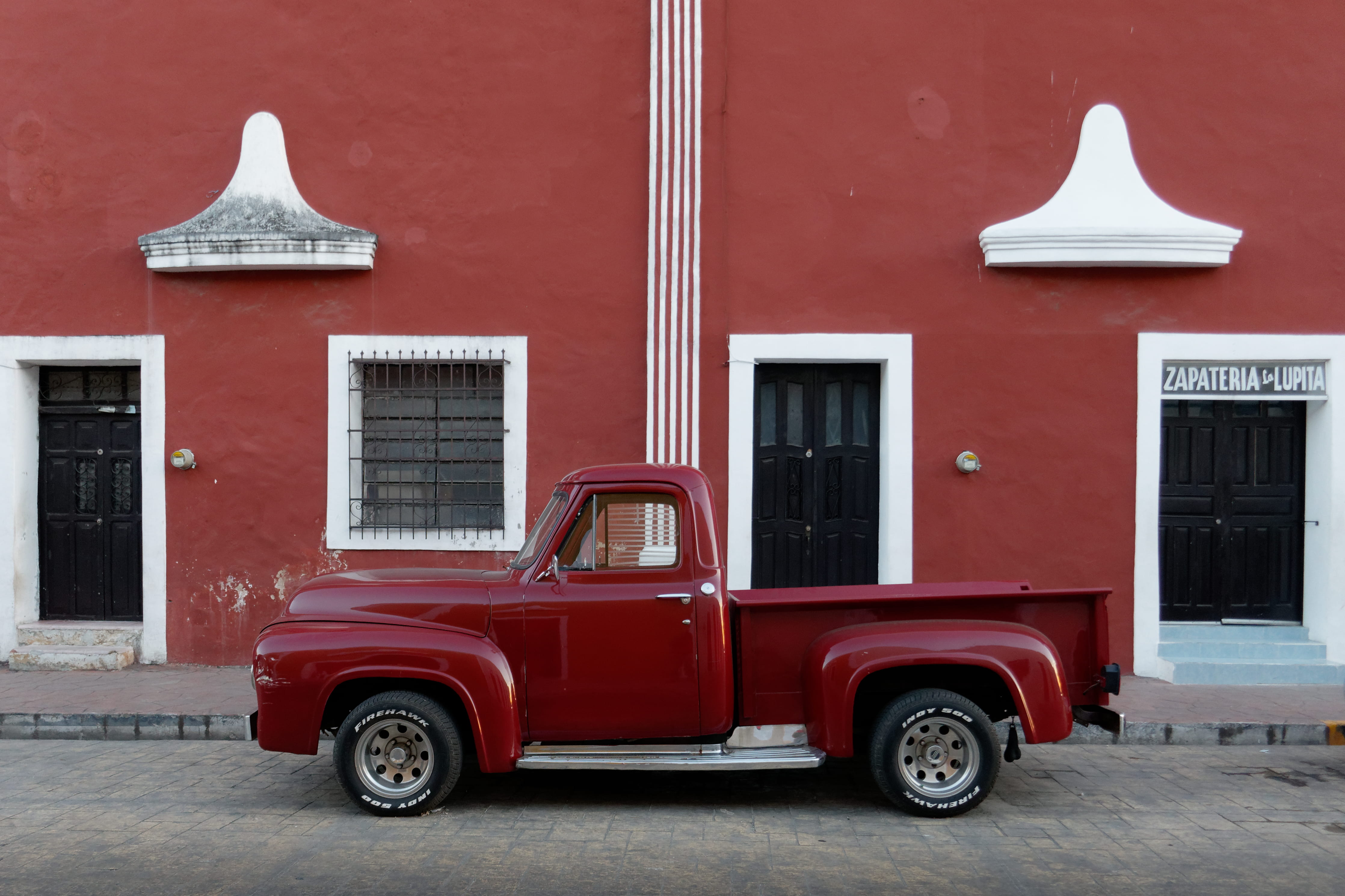 outside, residential district, door, motor vehicle, automobile, red wall, gate, valladolid (yucatán), outdoors, trademark, old fashion, no people, brick, HD Wallpaper