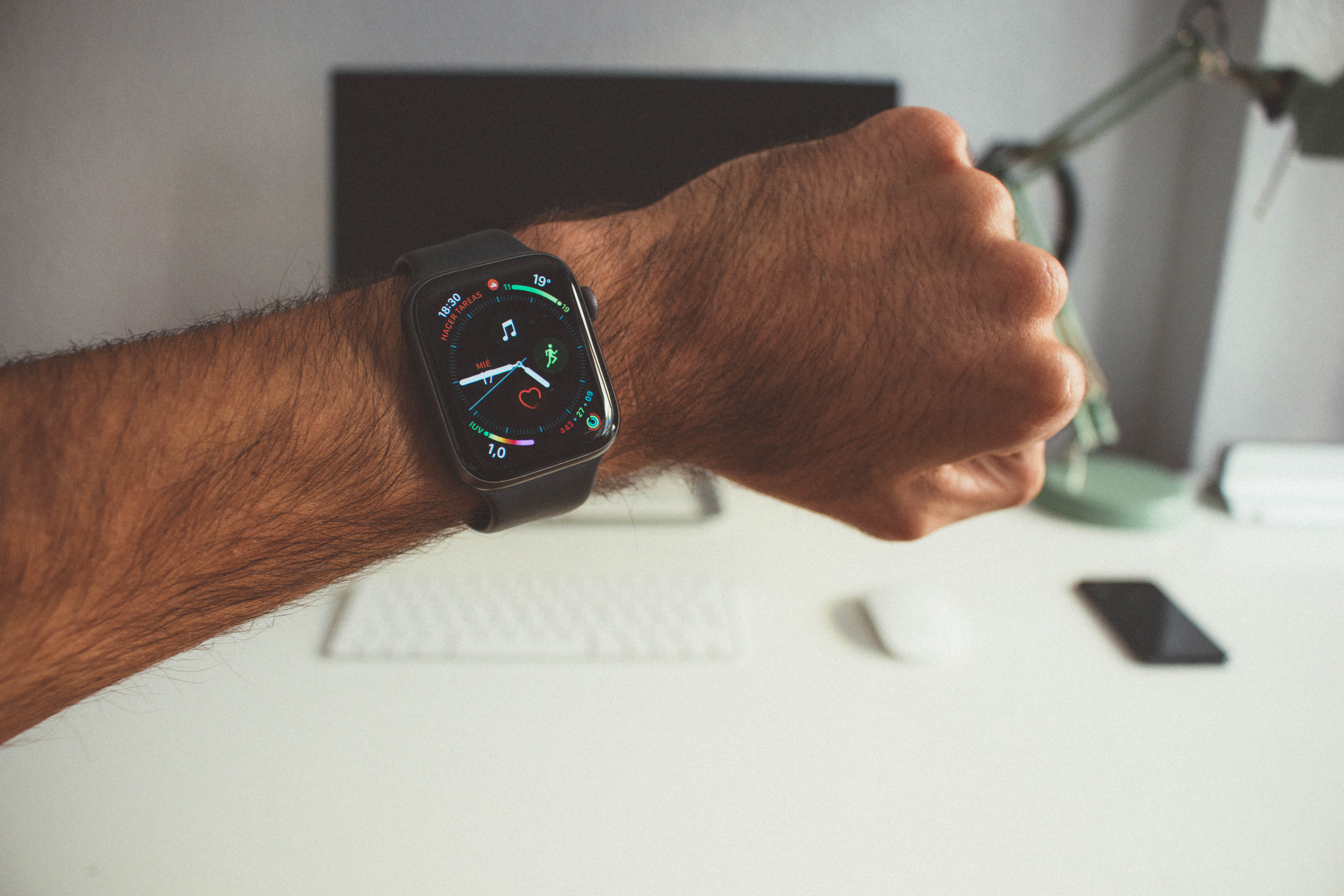 close-up, technology, valladolid, human joint, men, checking the time, 5K, one person, hand, communication, adult, time, wearing, human body part, apple, HD Wallpaper