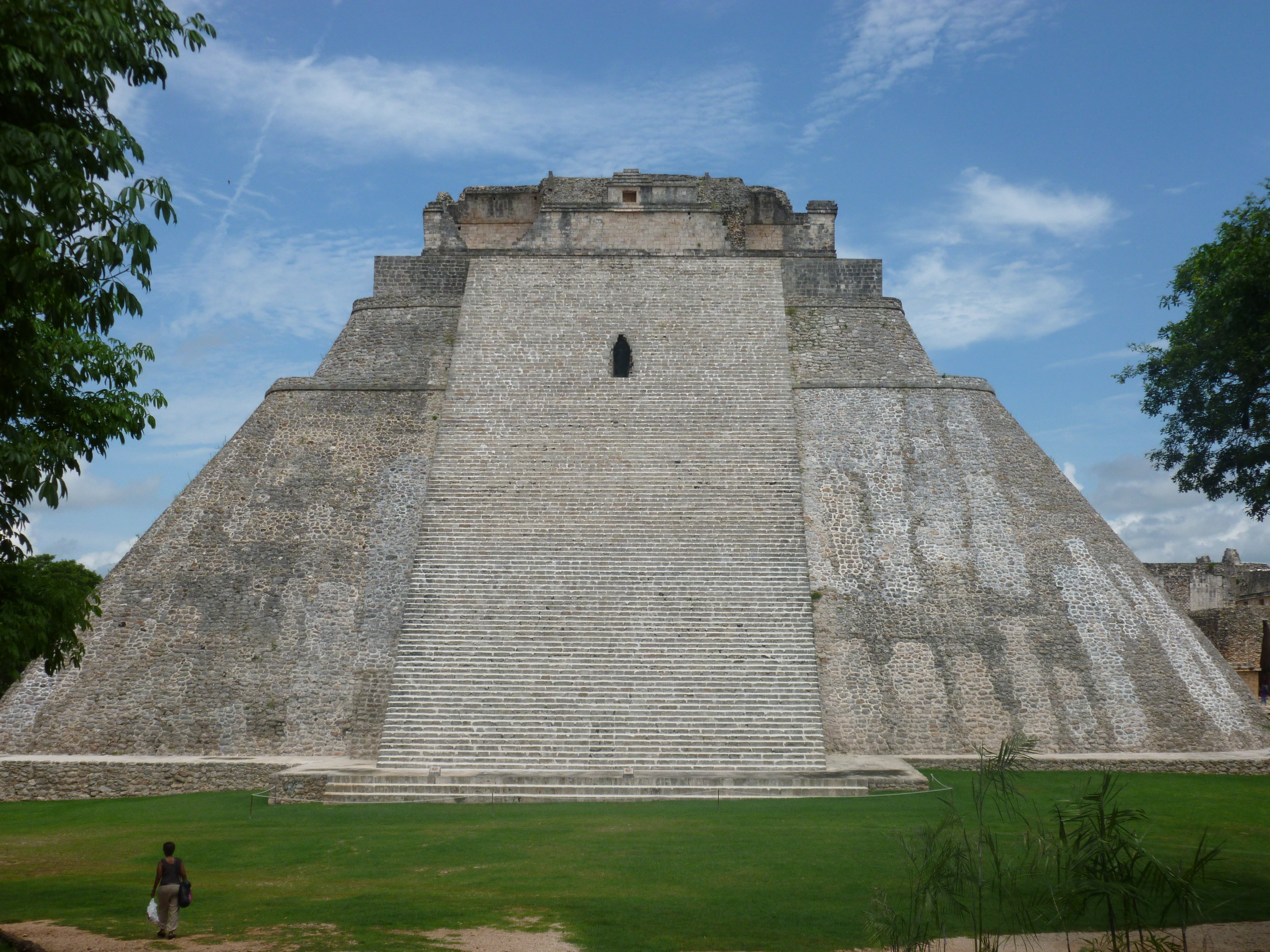 archaeology, 4K, hike, mexico, culture, travel destinations, plant, low angle view, mayan pyramid, dom, history, old building, yucatan, ancient civilization, HD Wallpaper