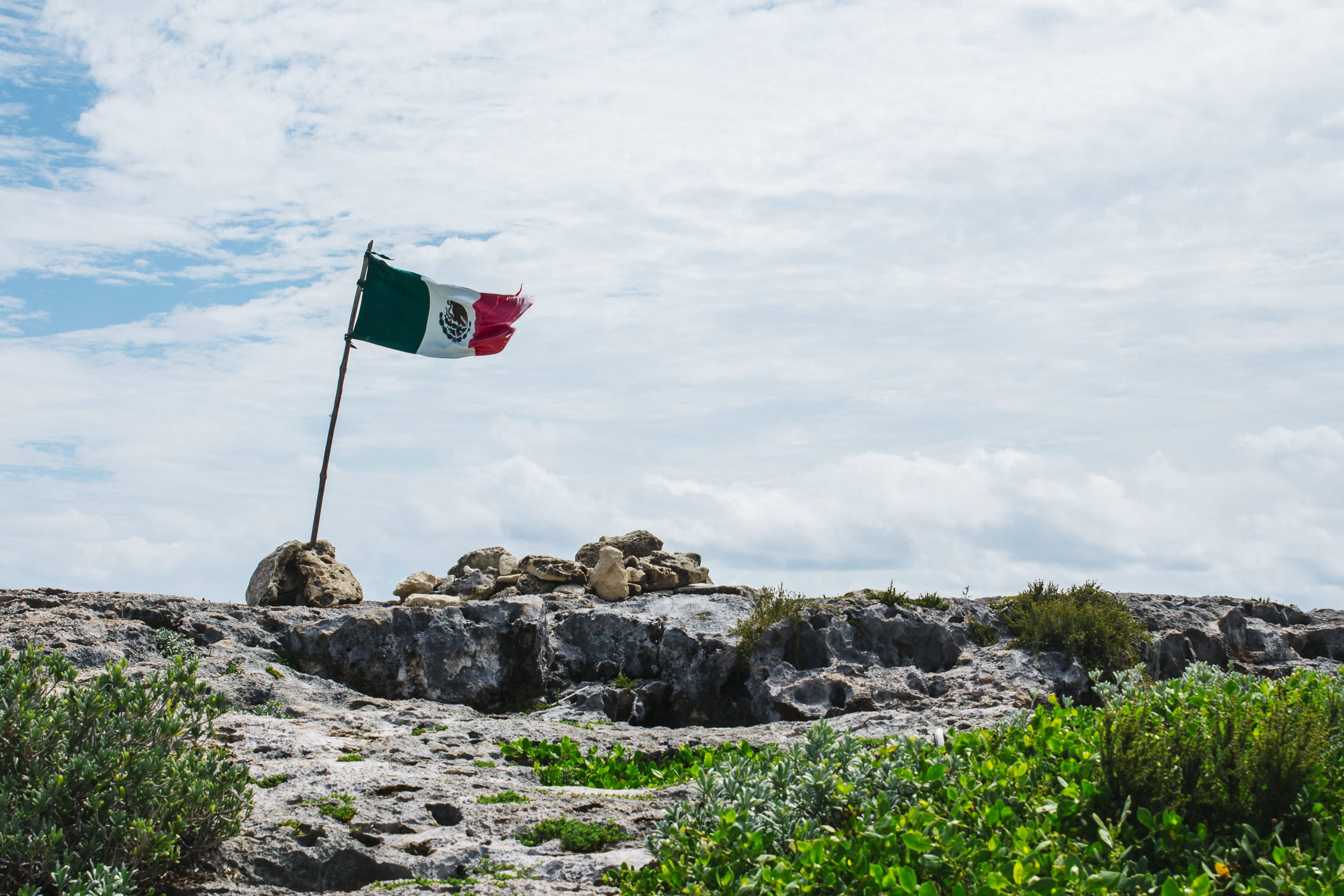 day, nature, cliff, no people, outdoors, coast, flag, landscape, rock - object, 1080P, solid, scenics - nature, beauty in nature, plant, mexico, cozumel, HD Wallpaper