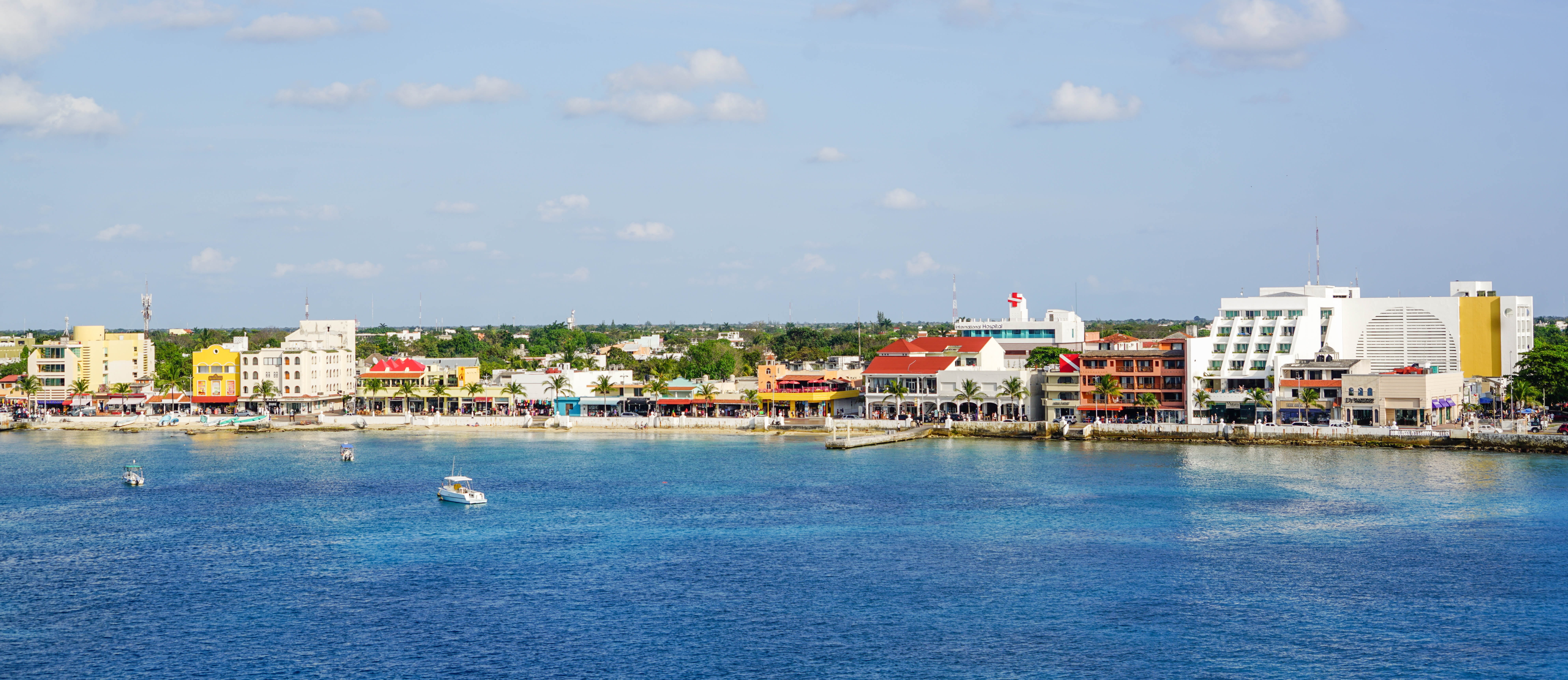 residential district, sea, outdoors, beach, recreational boat, travel, day, water, tourism, transportation, coastline, yacht, cityscape, sky, nautical Vessel, HD Wallpaper
