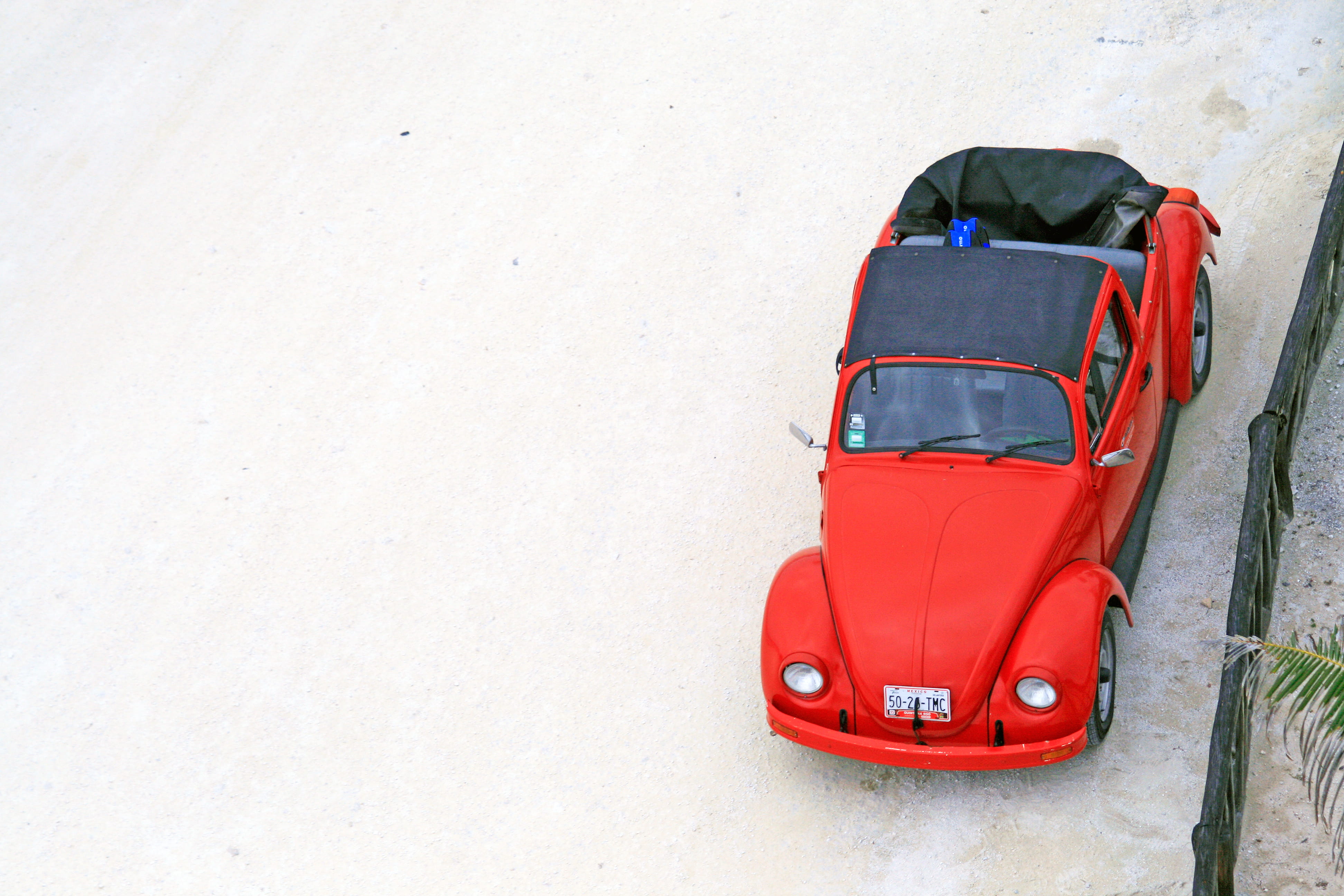 motor vehicle, journey, nature, single object, copy space, 4K, land, mexico, volkswagen, wall - building feature, playa del carmen, transportation, high angle view, HD Wallpaper