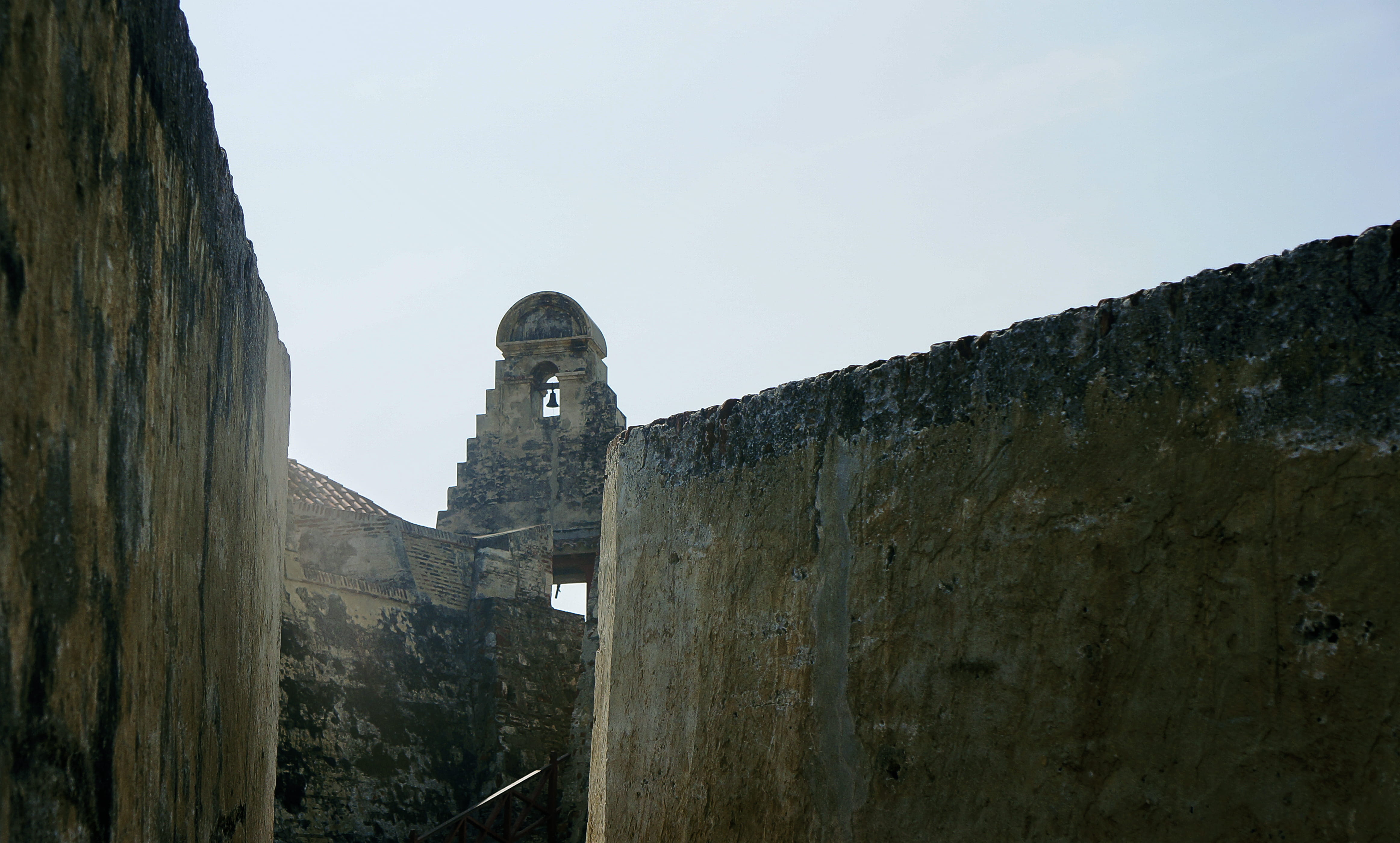 outdoors, deterioration, ancient, travel destinations, castle, 4K, monument, archaeology, day, building, built structure, ruined, cartagena, bunker, spire, HD Wallpaper