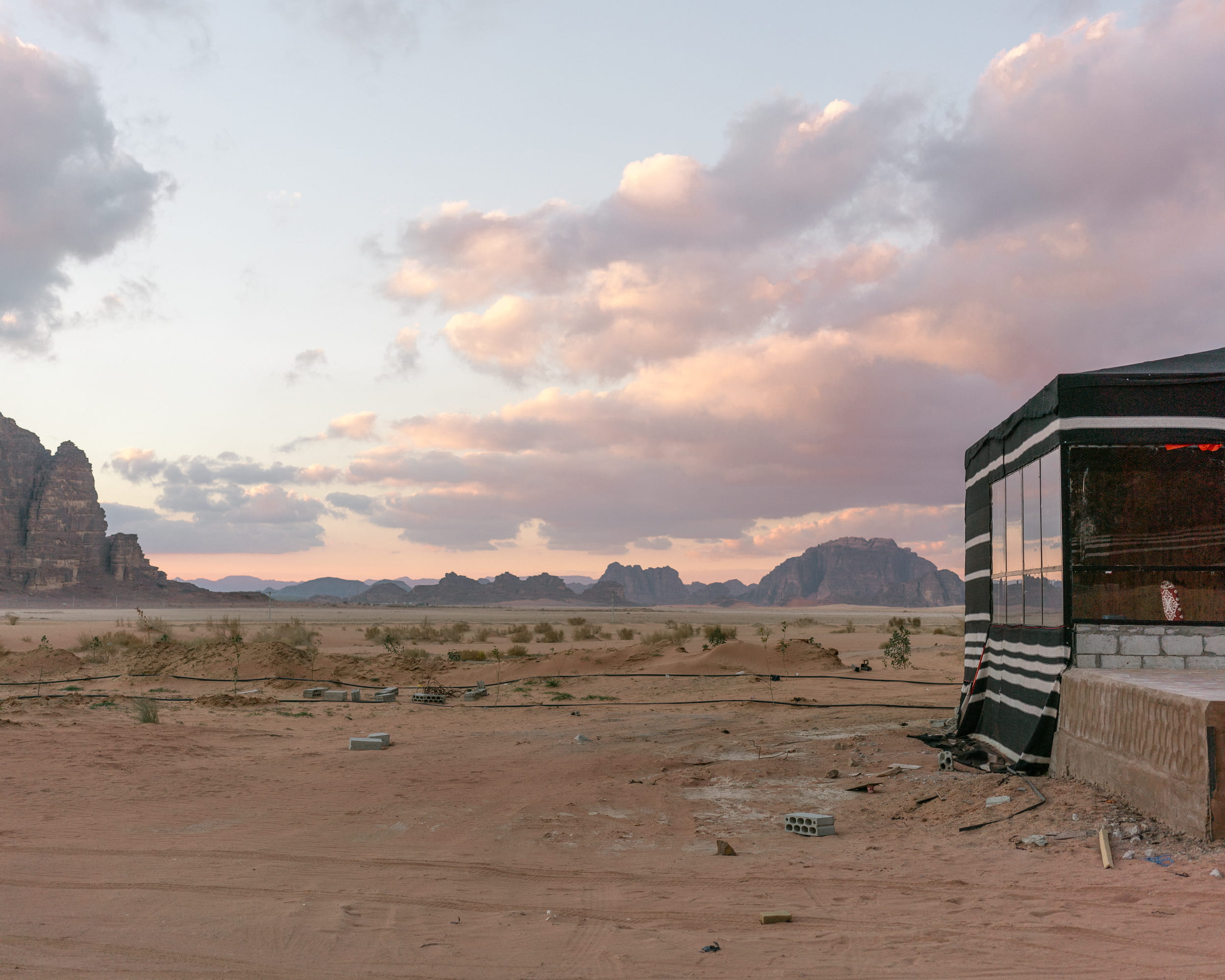 outdoors, wanderlust, sky, tranquility, wadi rum, landscape, non-urban scene, land, building exterior, cloud - sky, nomad, beauty in nature, 1080P, field, HD Wallpaper
