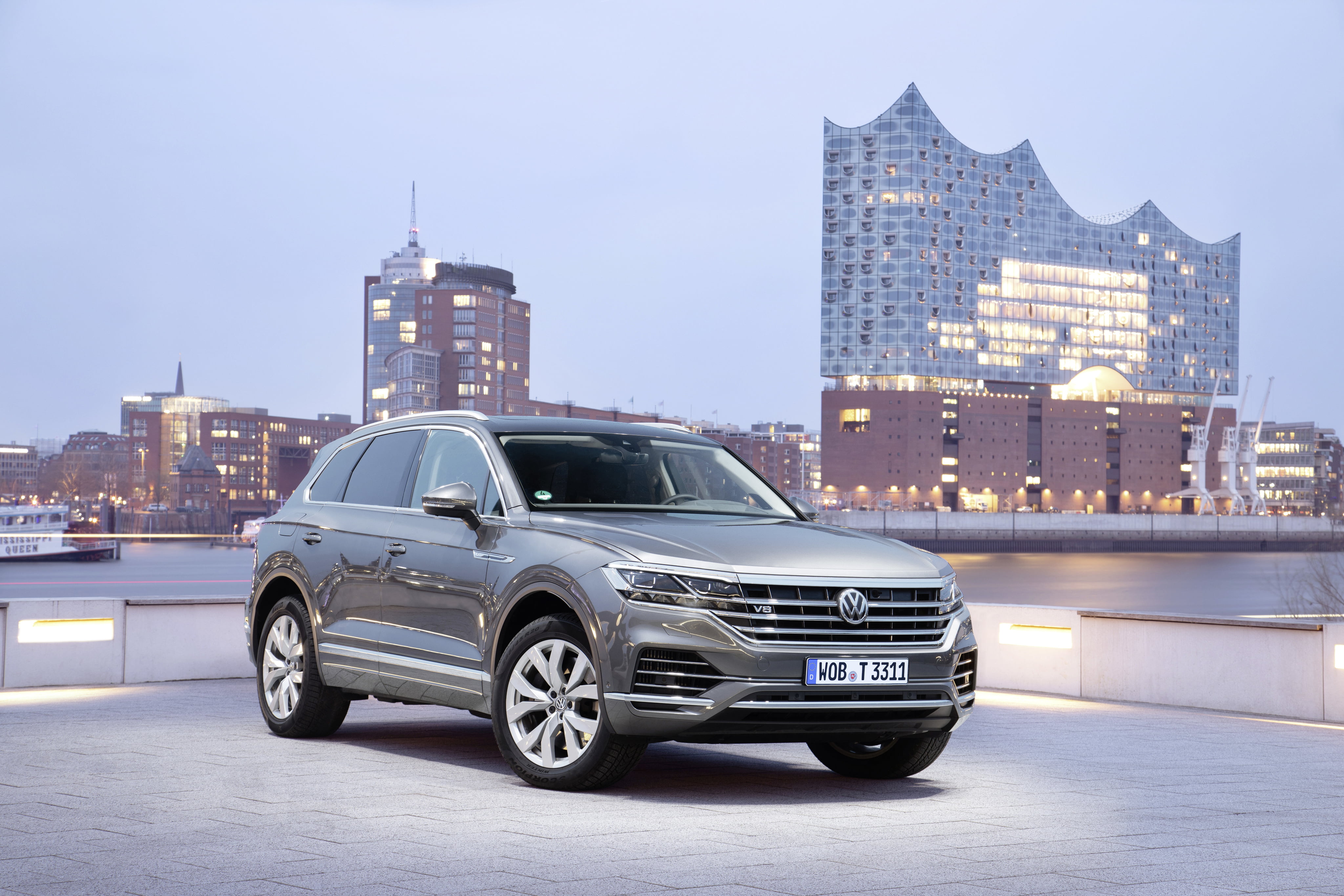 4K, Volkswagen Touareg, Volkswagen, Silver Car, Luxury Car, Vehicle, Car, SUV, HD Wallpaper