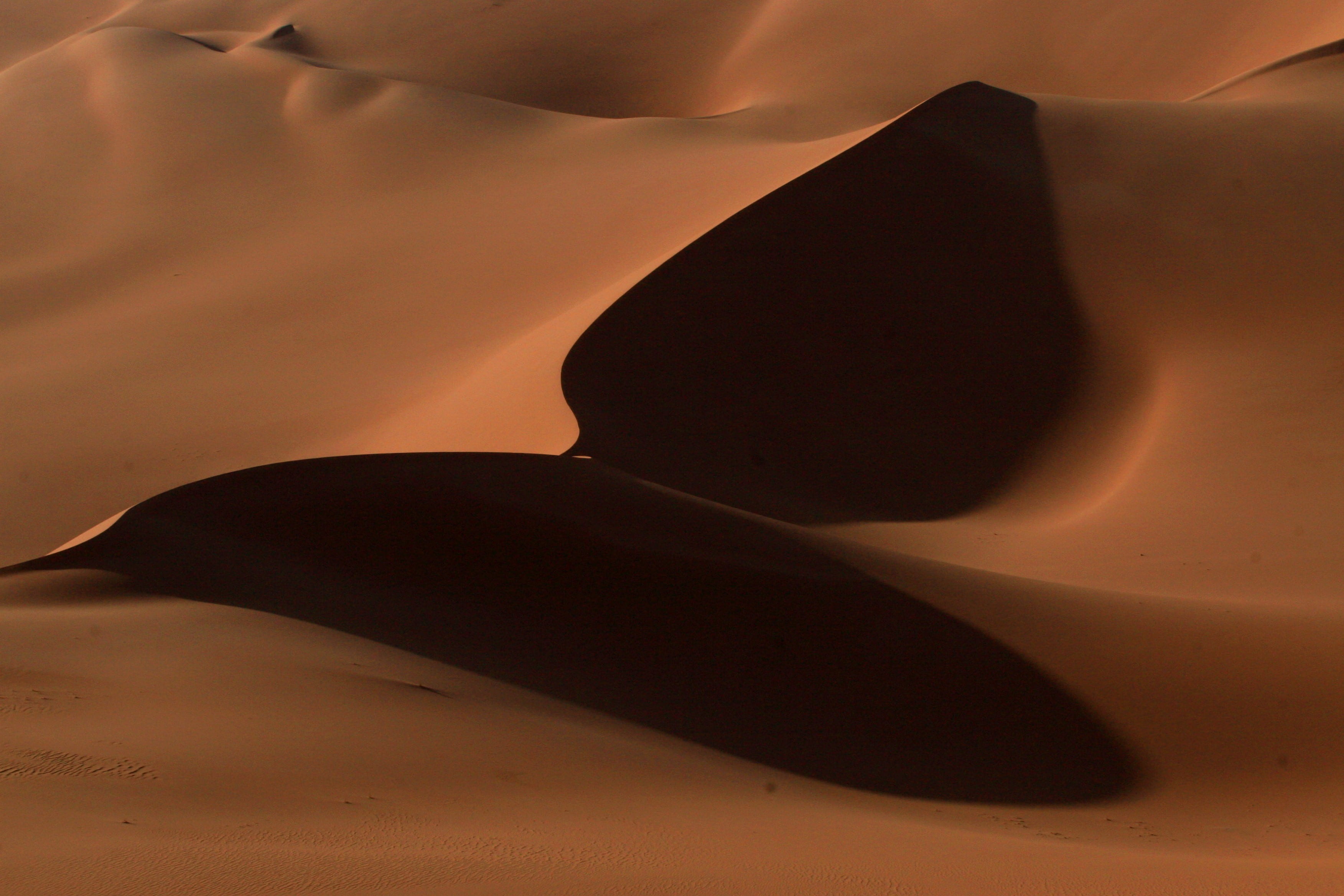 desert, arid climate, sand, shadow, no people, texture, dark, outdoors, land, scenics - nature, untitled, ridge, travel destinations, 2K, non-urban scene, HD Wallpaper