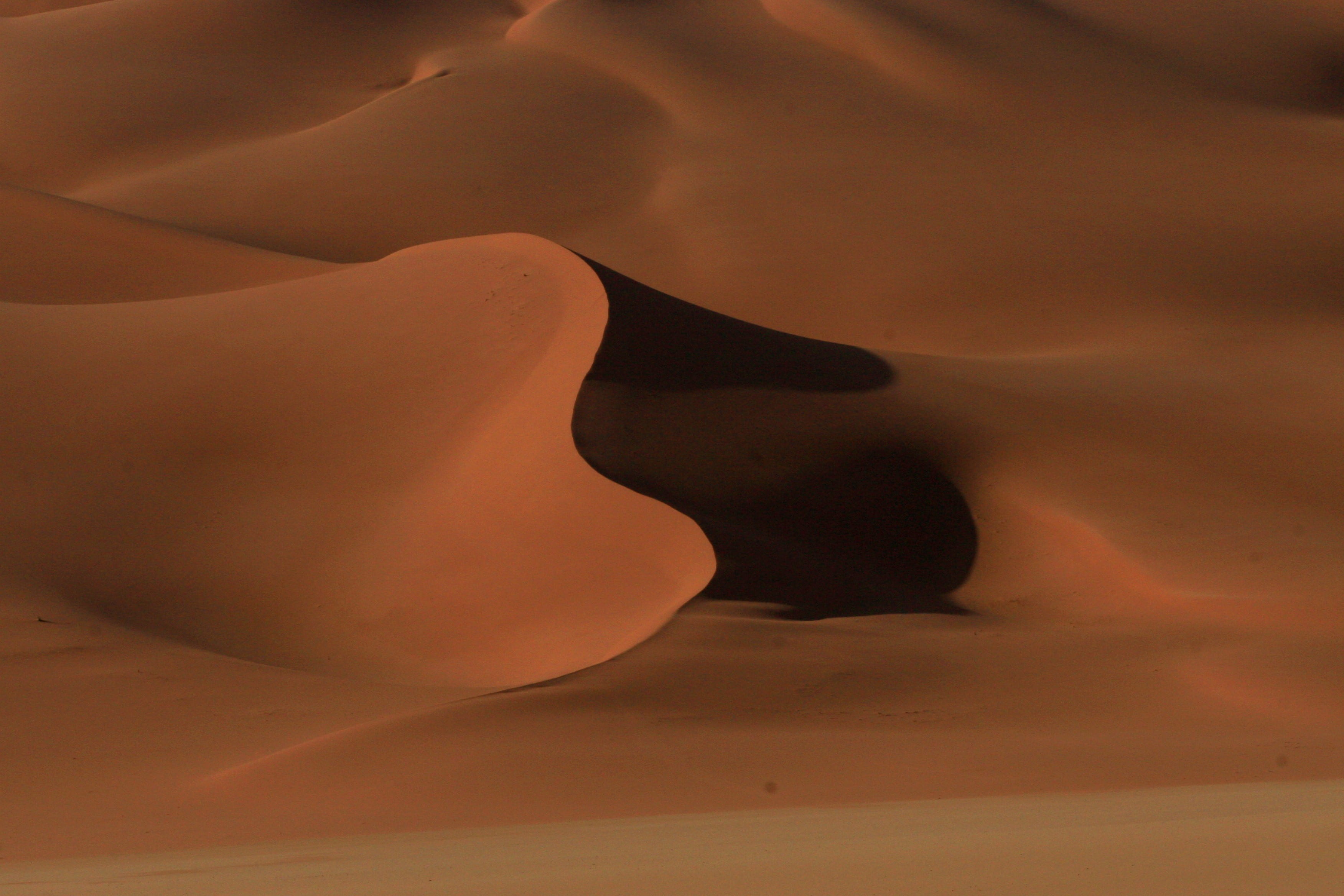 tranquility, sand, backgrounds, land, sandstone, libya, no people, climate, nature, scenics - nature, brown, sand dunes, 2K, daytime, sand dune, day, minimalistic, HD Wallpaper