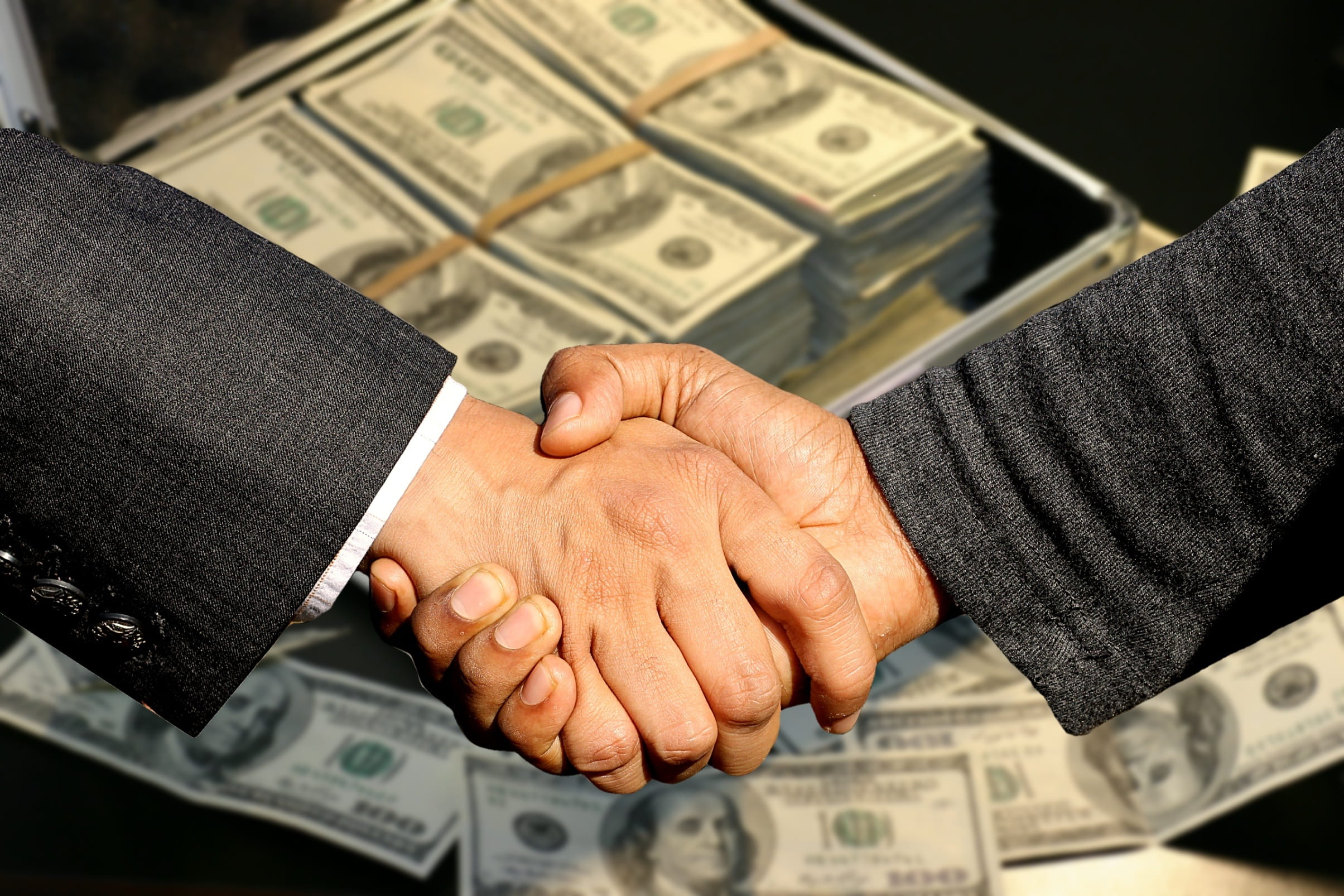 businessman, handshake, sale, two people, finger, business person, money suitcase, paper currency, shopping, partnership - teamwork, conclusion of the contract, HD Wallpaper