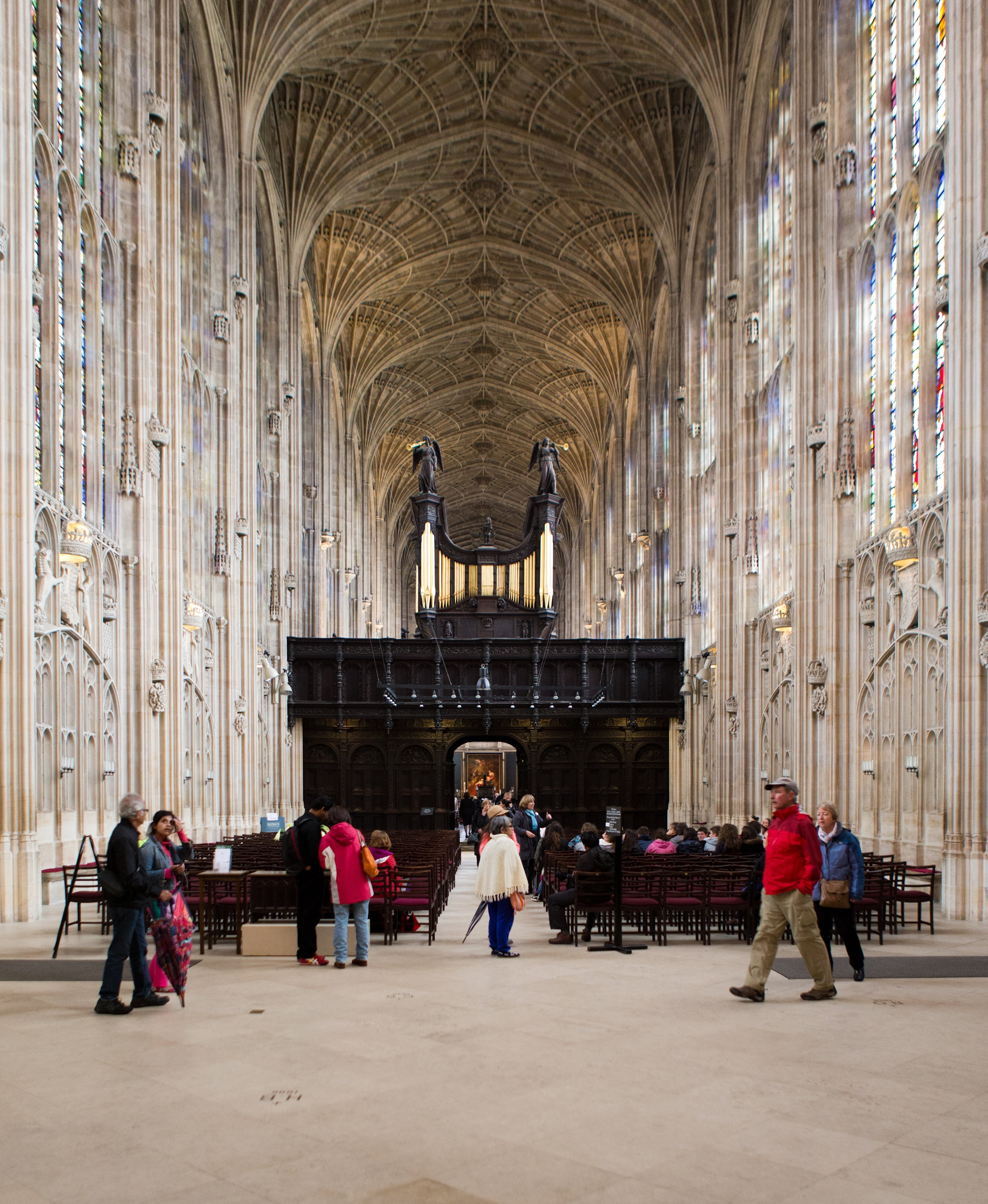 real people, day, historic, belief, religion, large group of people, vaulted fan roof, place of worship, leisure activity, men, adult, cambridge, tourists, Phone HD Wallpaper