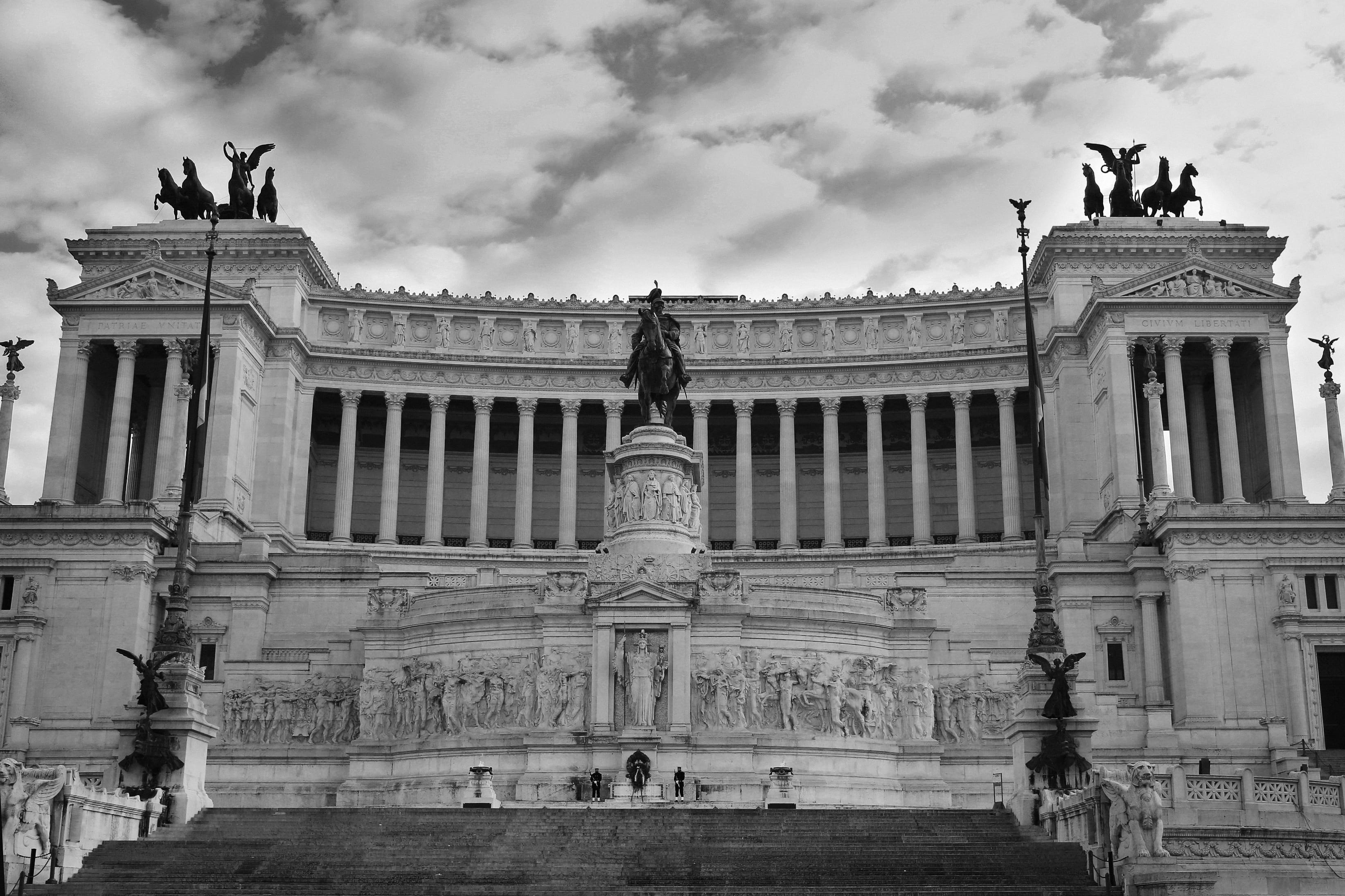 venezia, art and craft, travel destinations, sky, cloud - sky, balcony, tourism, vintage, italian, human representation, history, Palace, artistic, creativity, HD Wallpaper