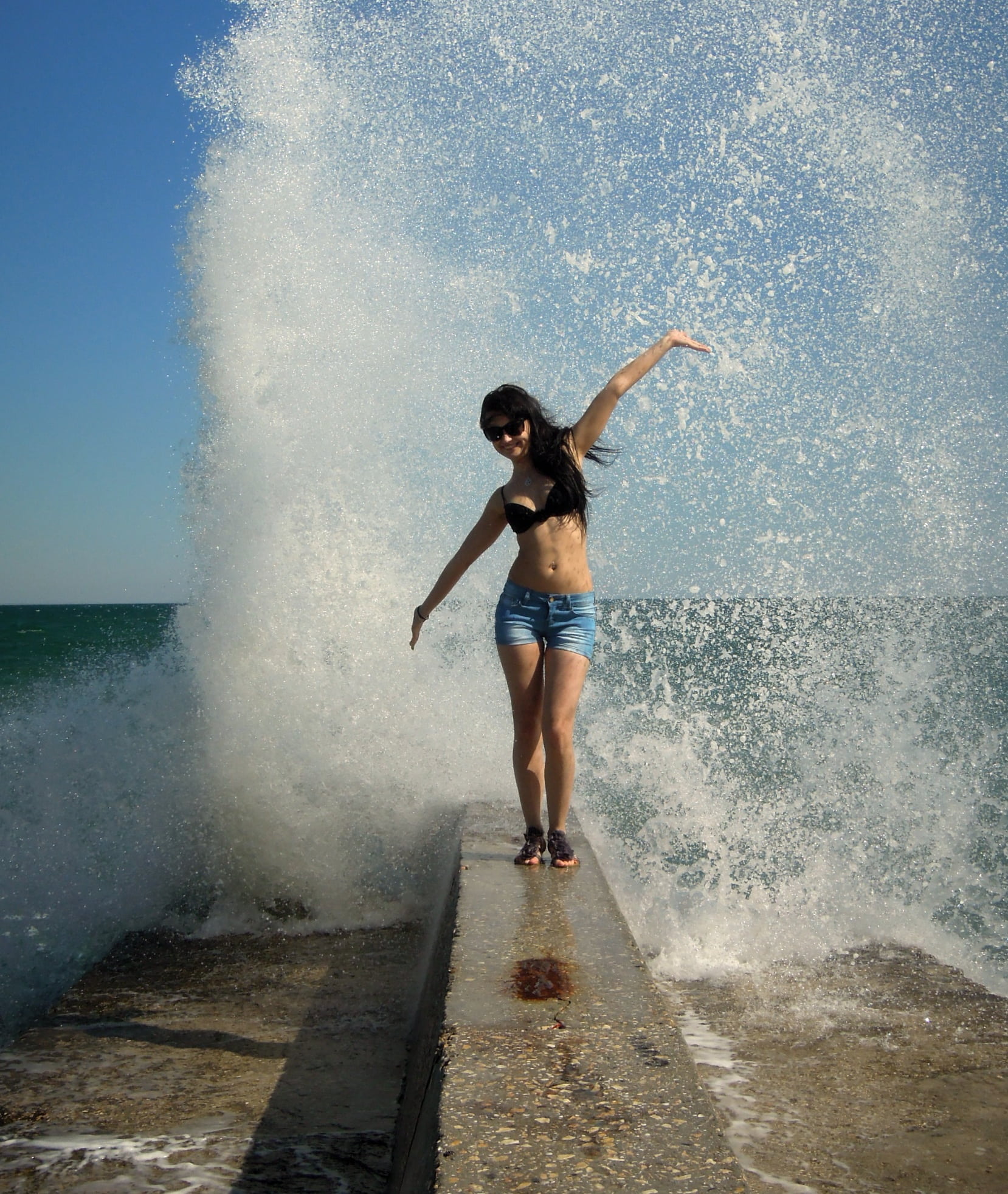 beauty, breakwater, beach, summer, real people, journey, sunny, lifestyles, clear, full length, daytime, splashing, leisure activity, tourism, storm, nature, Phone HD Wallpaper
