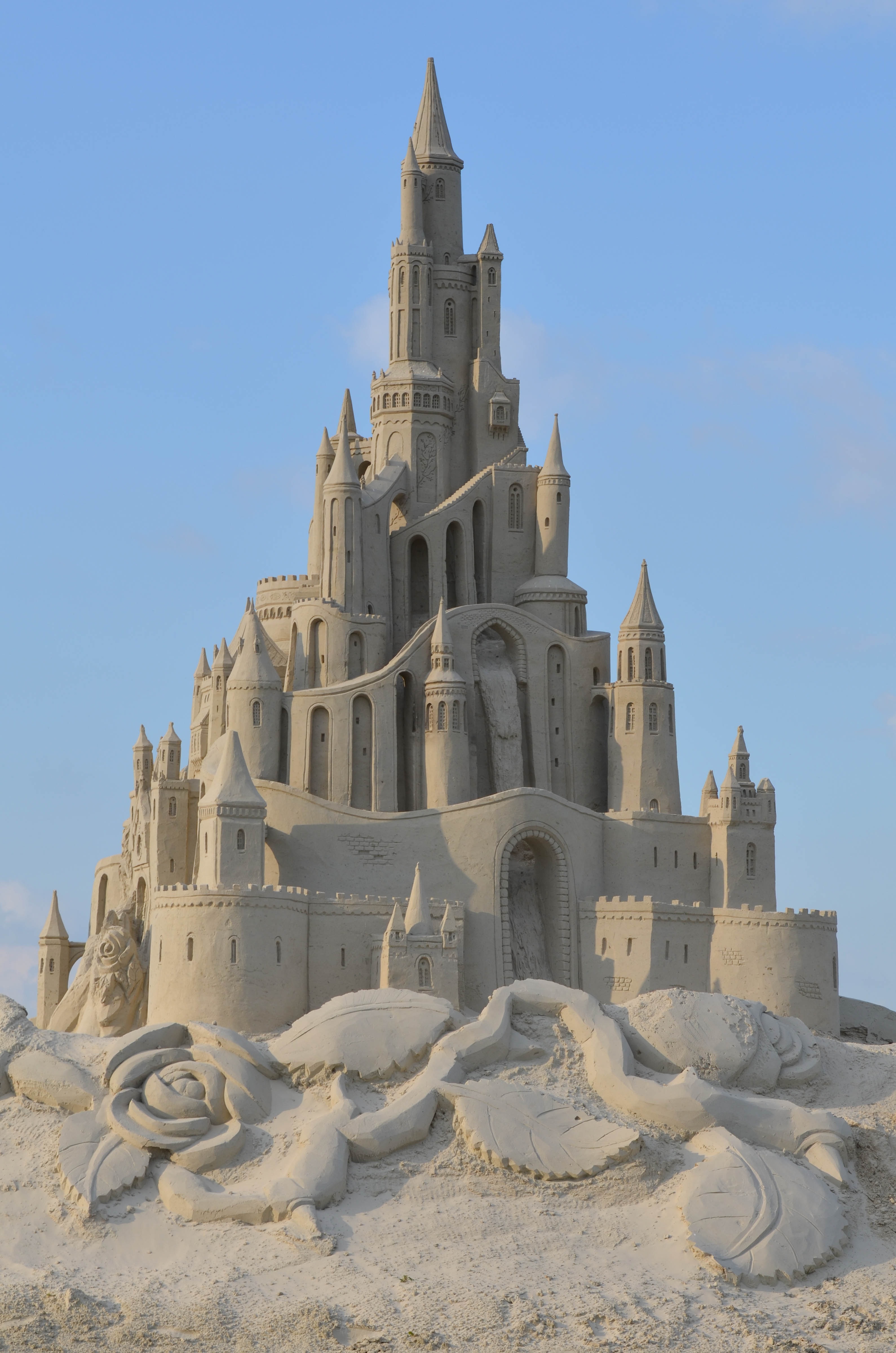 low angle view, day, nature, architecture, built structure, 4K, place of worship, tourism, church, building, castle, sand, structures of sand, cathedral, Phone HD Wallpaper
