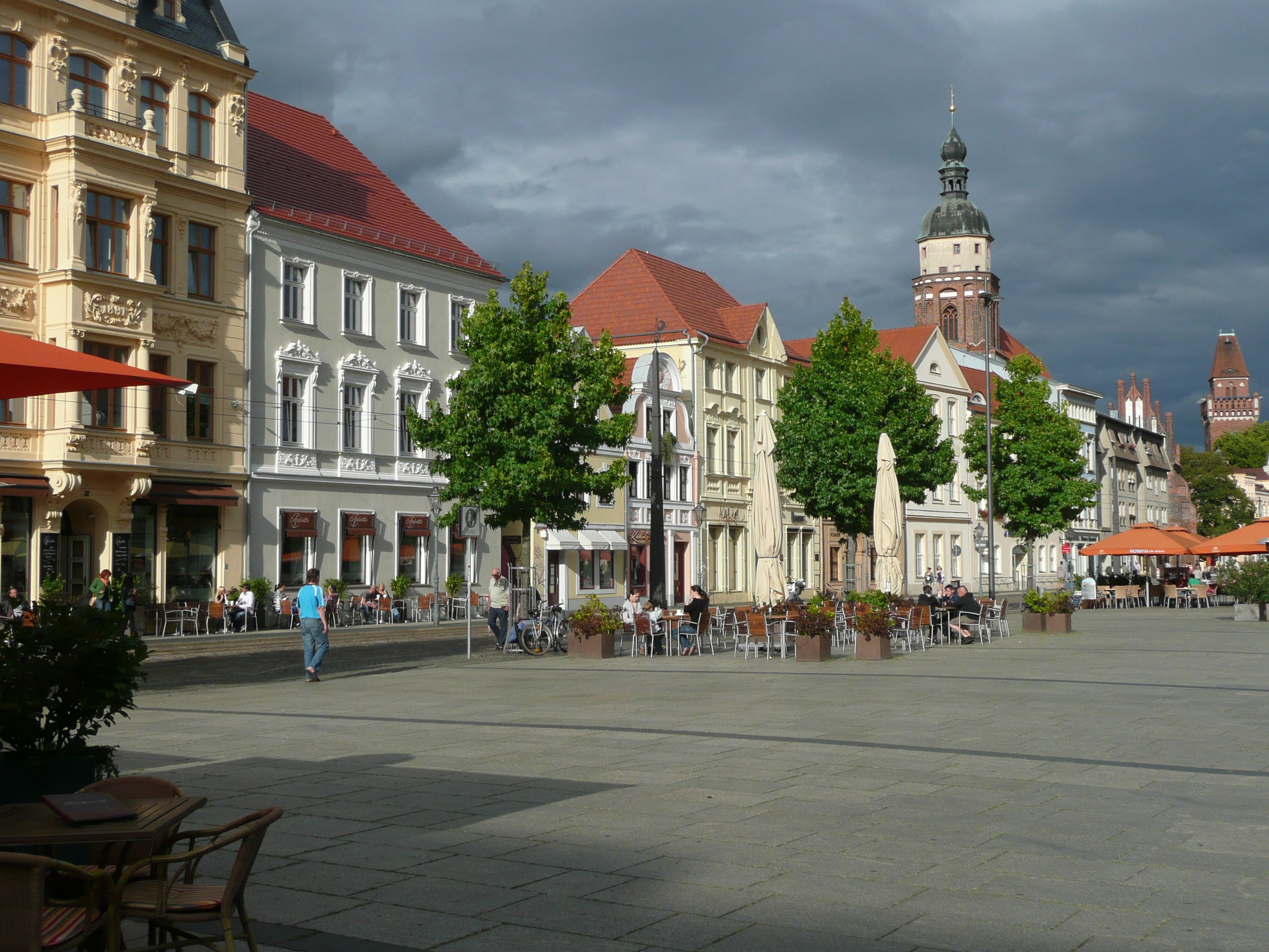 building exterior, historic, the past, nature, built structure, town, place of worship, building, women, street, market place, day, incidental people, freiberg, HD Wallpaper