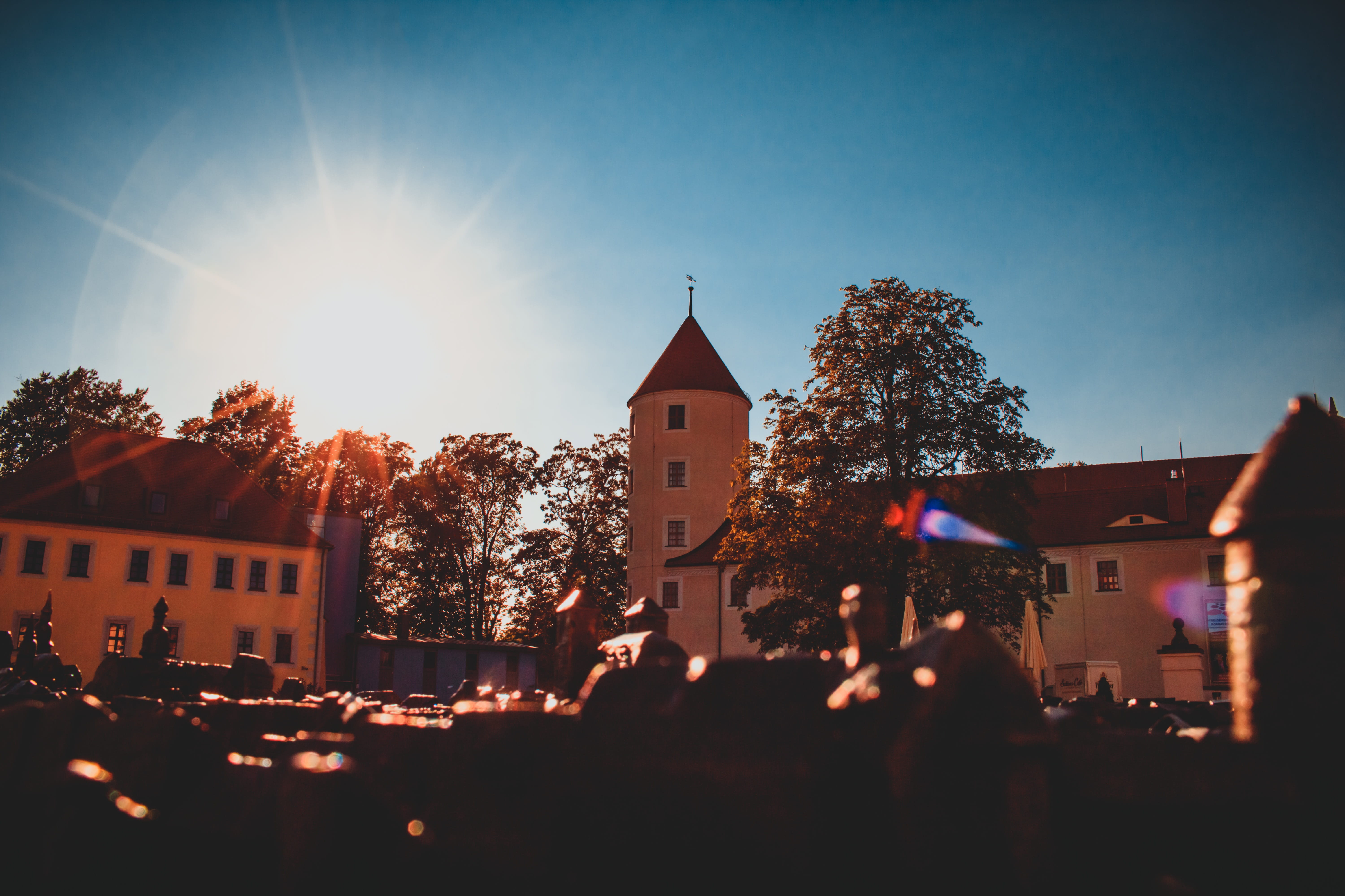 architecture, 5K, sunbeam, clear sky, place of worship, outdoors, kruger house, castle, joy stone, silver, group of people, belief, lens flare, freiberg, HD Wallpaper