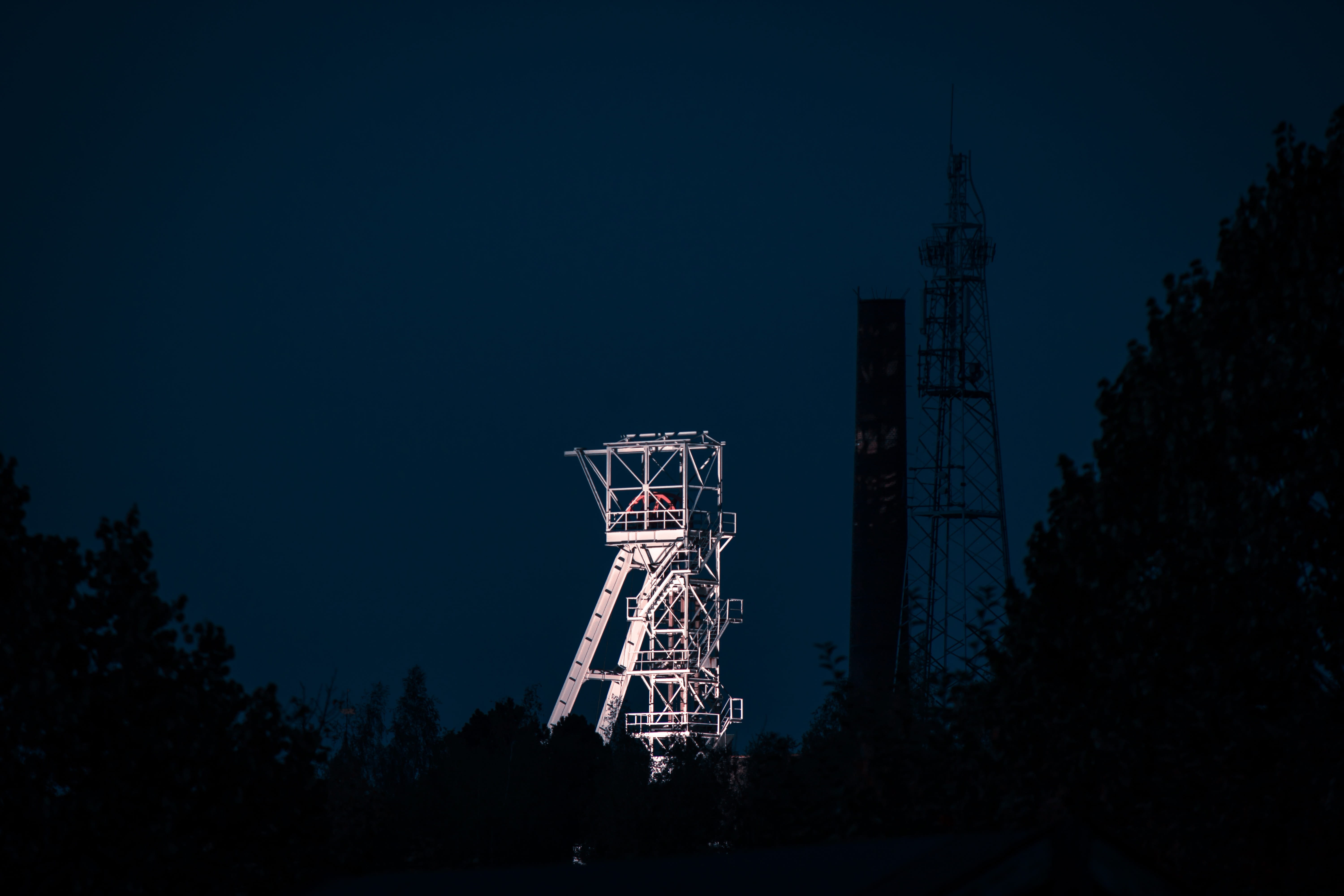 landmark, silver, building, blue, low angle view, plant, dark, copy space, freiberg, old, amusement park, places of interest, night, bill, architecture, HD Wallpaper