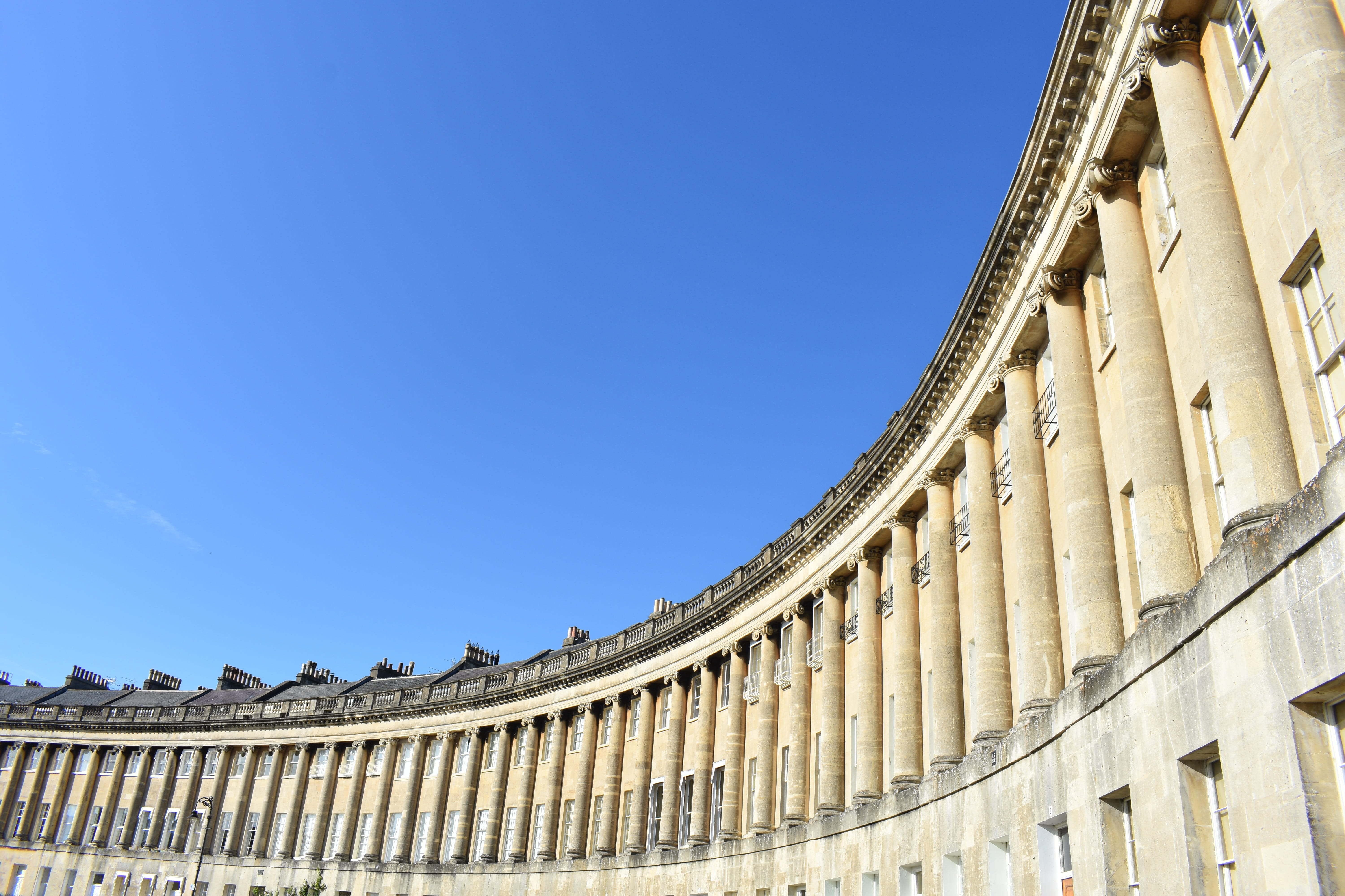 england, architectural column, blue, low angle view, uk, ancient civilization, city, built structure, day, history, colonnade, travel, sunlight, building, HD Wallpaper