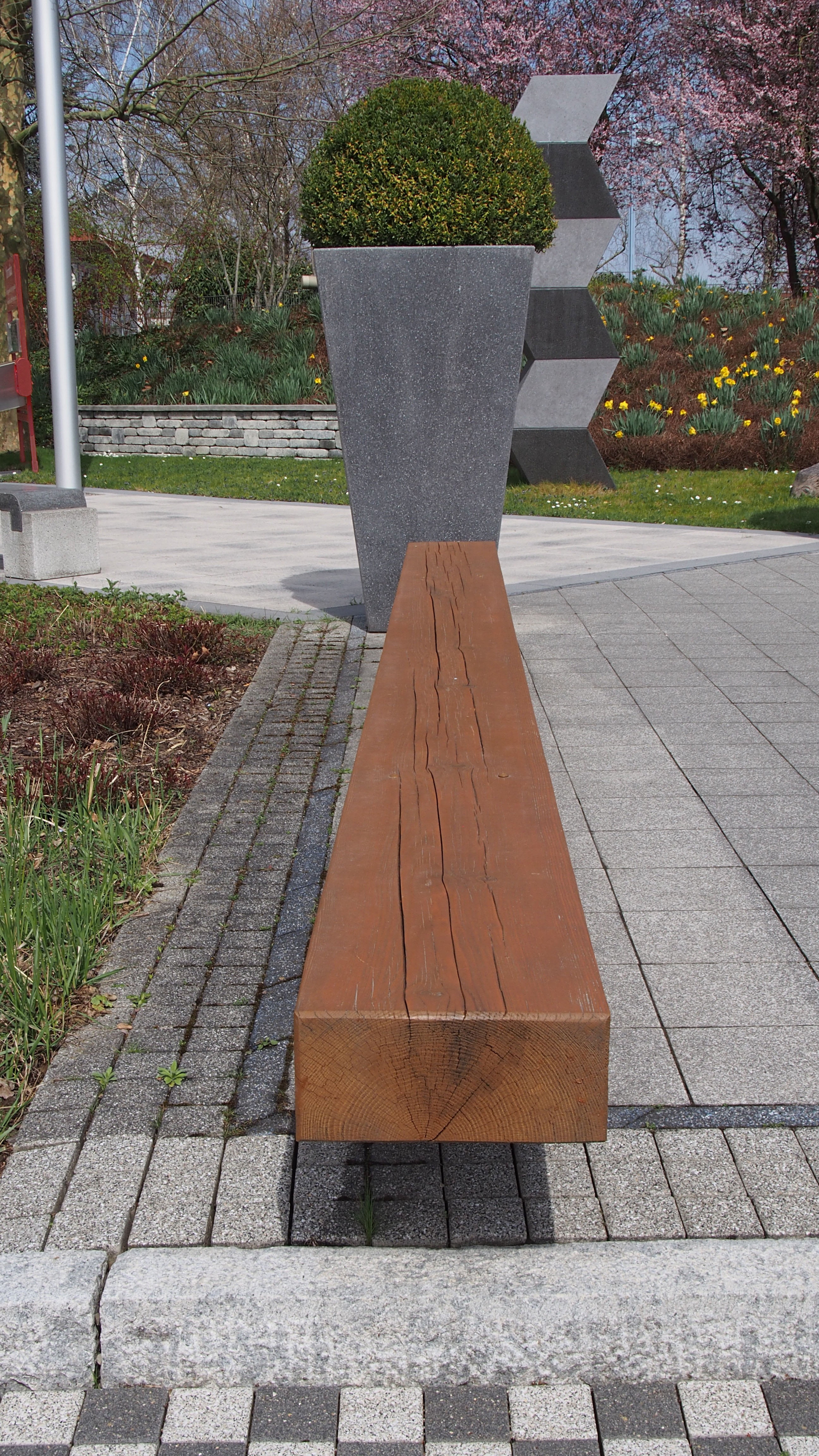 sculpture, wood - material, seat, day, paving stone, park bench, footpath, park - man made space, symmetry, sidewalk, no people, the way forward, park, Phone HD Wallpaper