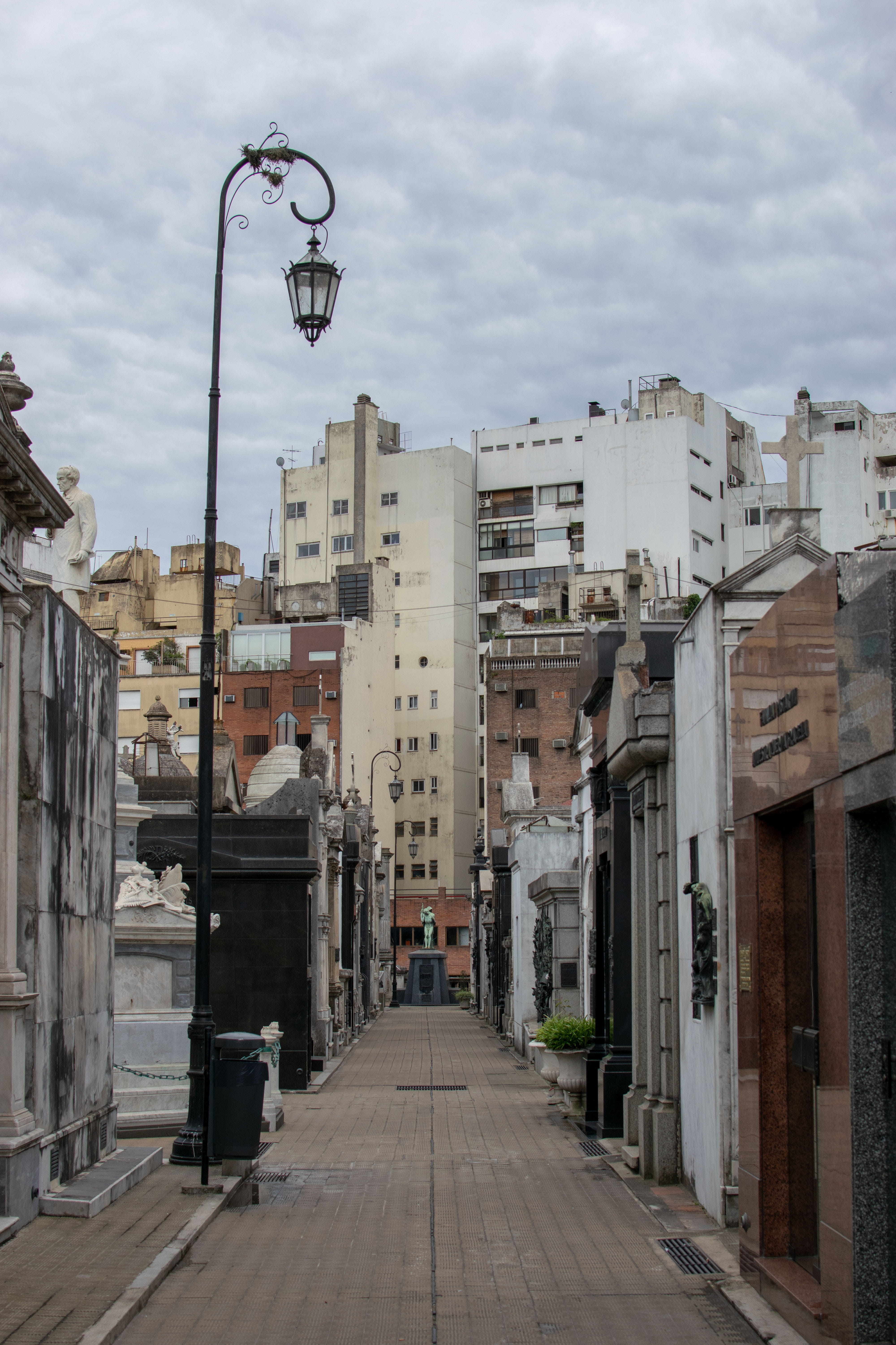 sky, built structure, argentina, building exterior, building, recoleta, lighting equipment, buenos aires, direction, street, outdoors, diminishing perspective, Phone HD Wallpaper