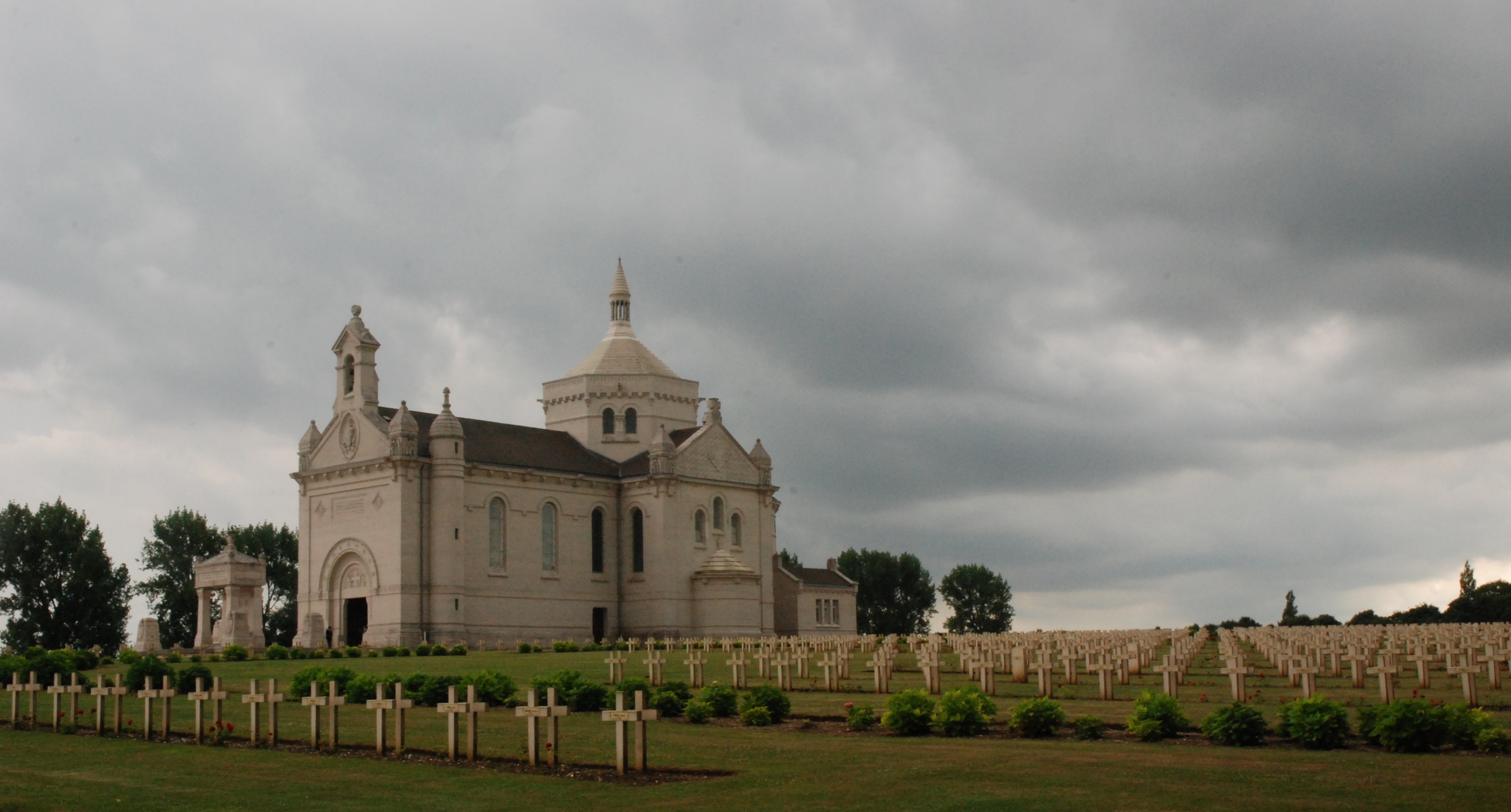 nd lorette, built structure, city, cloud - sky, architecture, tourism, war, incidental people, travel, tree, building exterior, france, nature, heritage, HD Wallpaper
