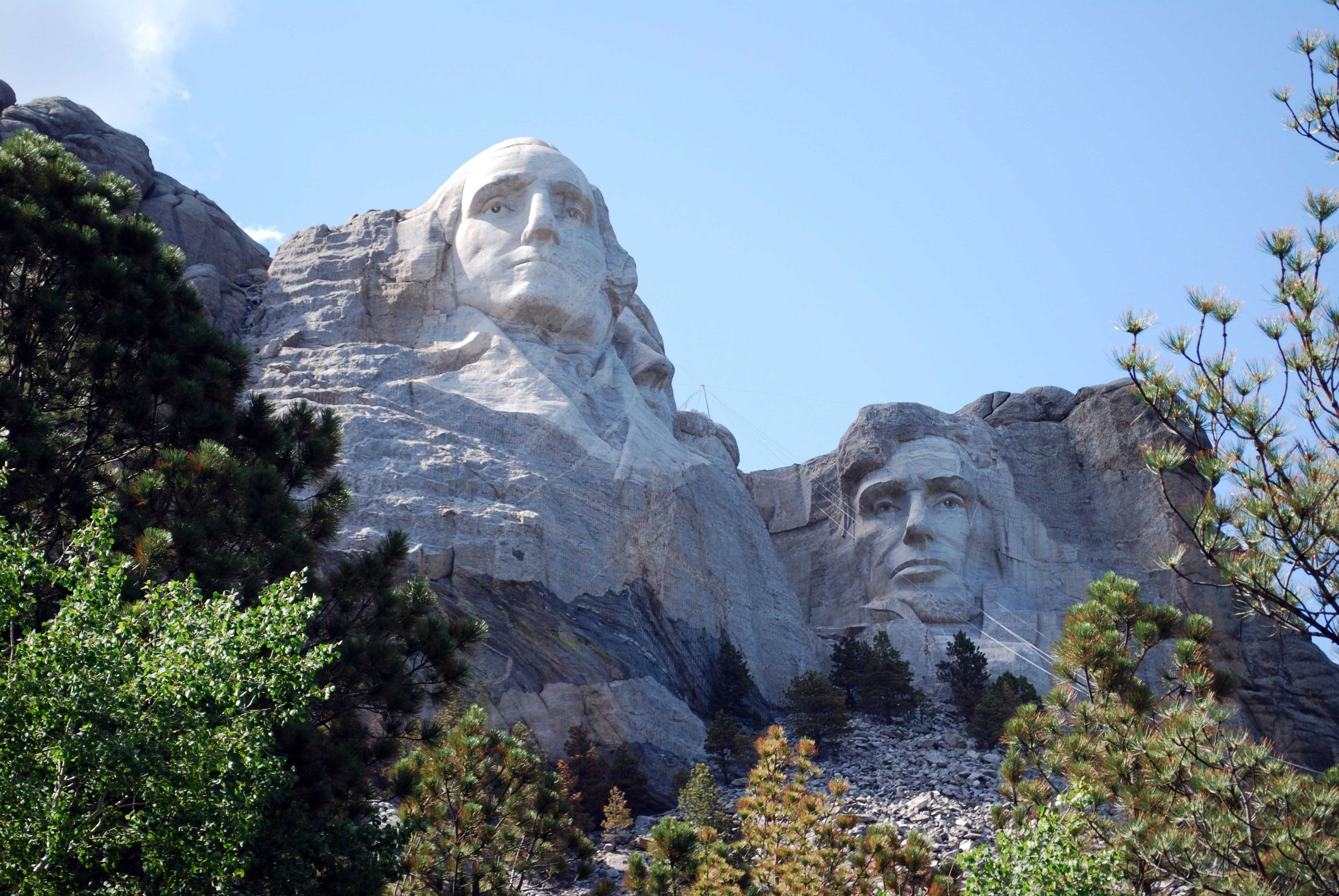 architecture, rock formation, nature, statue, beauty in nature, tree, mountain, human representation, art and craft, representation, solid, day, mount rushmore, HD Wallpaper