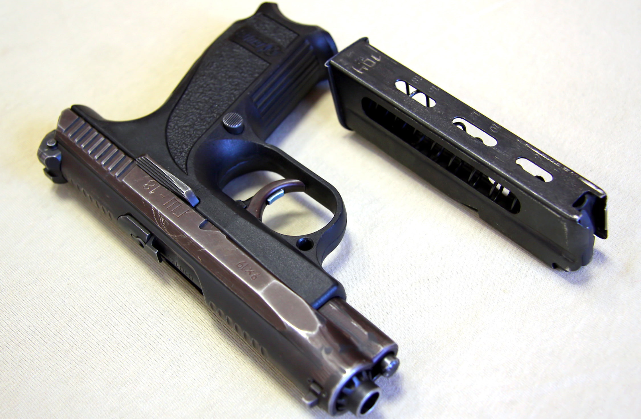 pistol, 1080P, reliable, performance, Short barrel, specifications, development, sample, domestic, worthy, machine, good, comfortable, caliber 9x19 ammo, HD Wallpaper