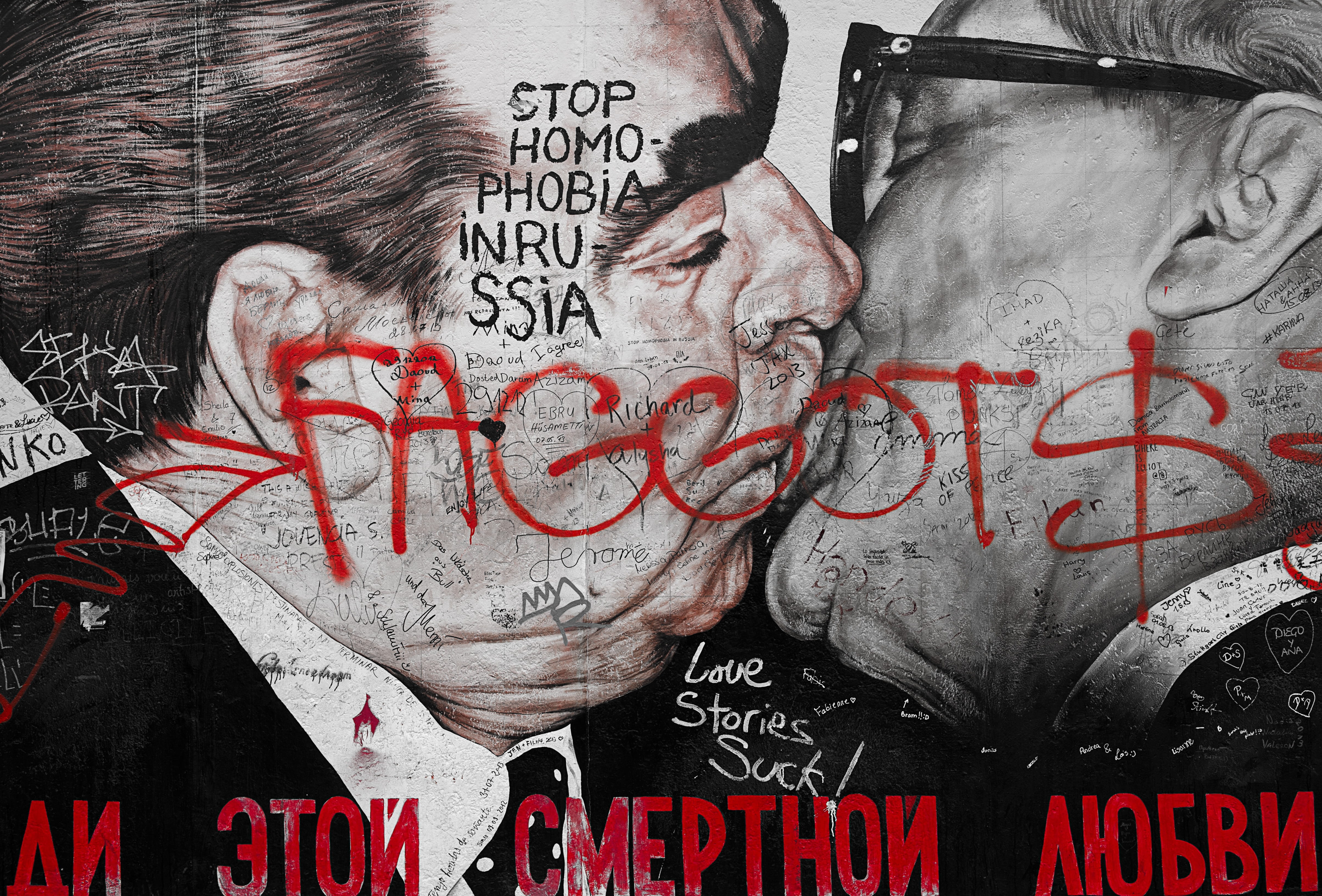 eastside gallery, 4K, non-western script, indoors, Gallery, built structure, text, day, close-up, western script, Hallo, communication, script, Eastside, HD Wallpaper