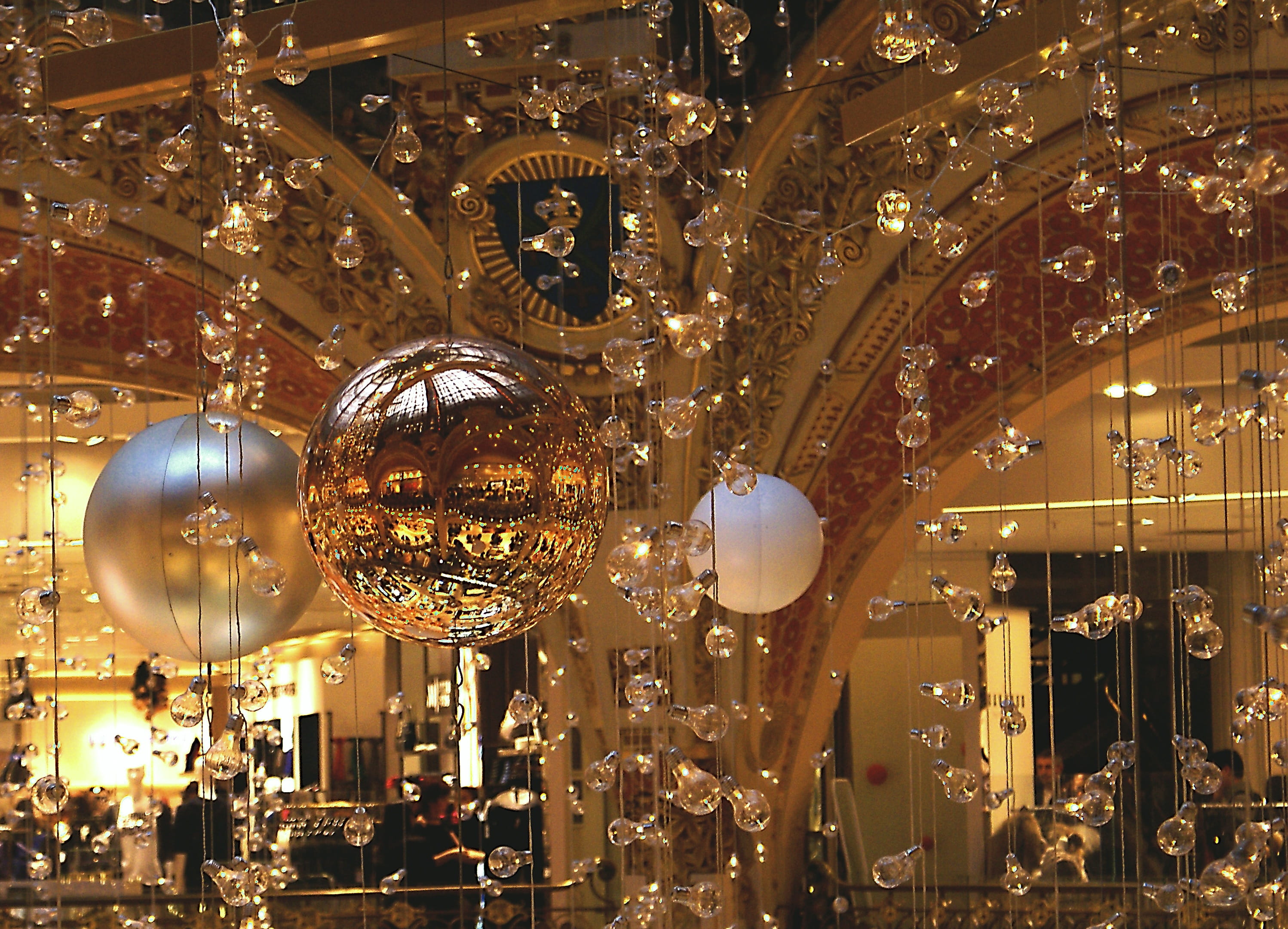 luxury, bubbles, the interior of the, Baubles, ornate, photo gallery, Christmas, christmas tree, Decoration, no people, restaurant, christmas baubles, retail, HD Wallpaper