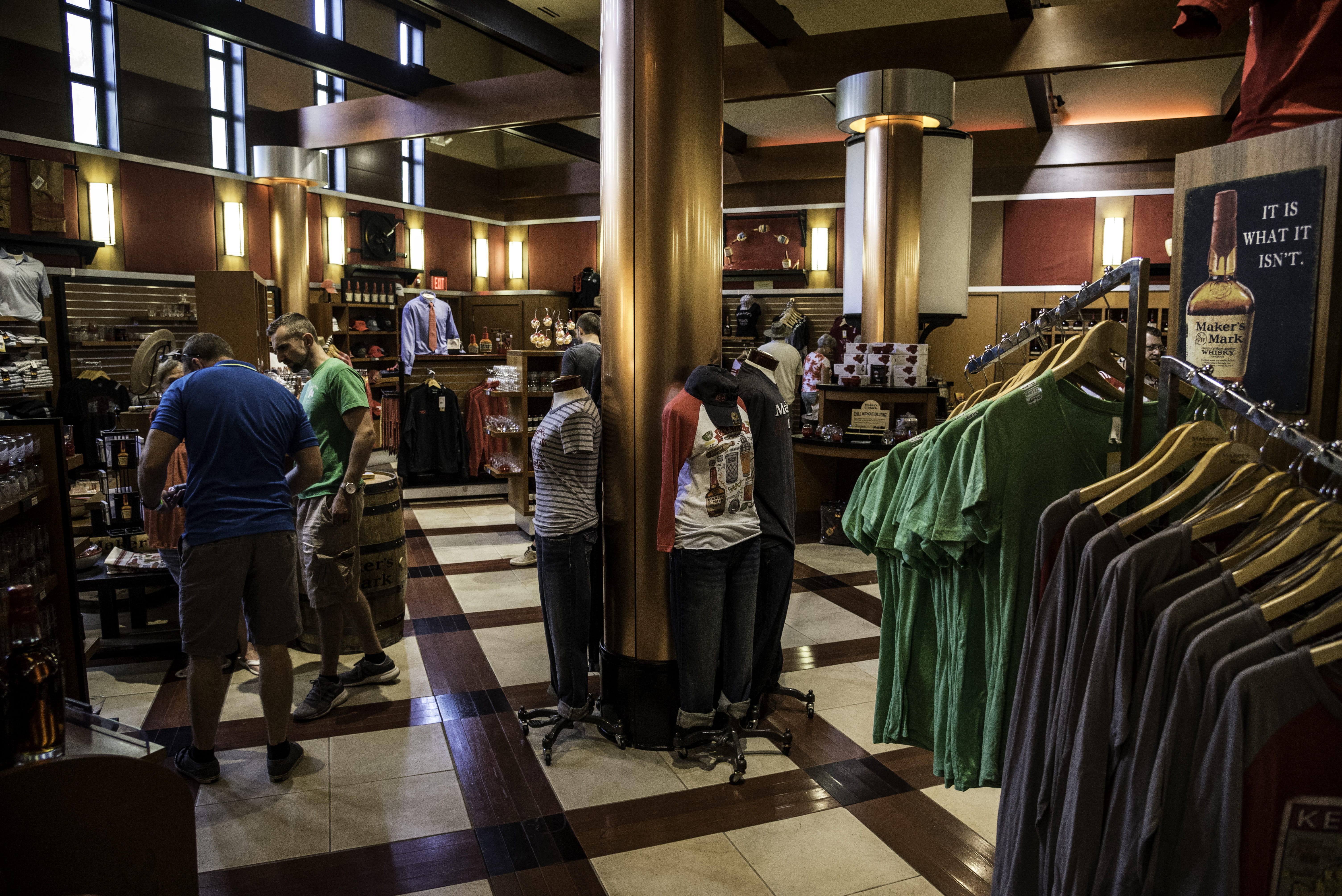 business, rear view, men, only men, people, real people, s, Makers Mark, indoors, lighting equipment, 5K, shirts, lifestyles, shopping, leisure activity, HD Wallpaper