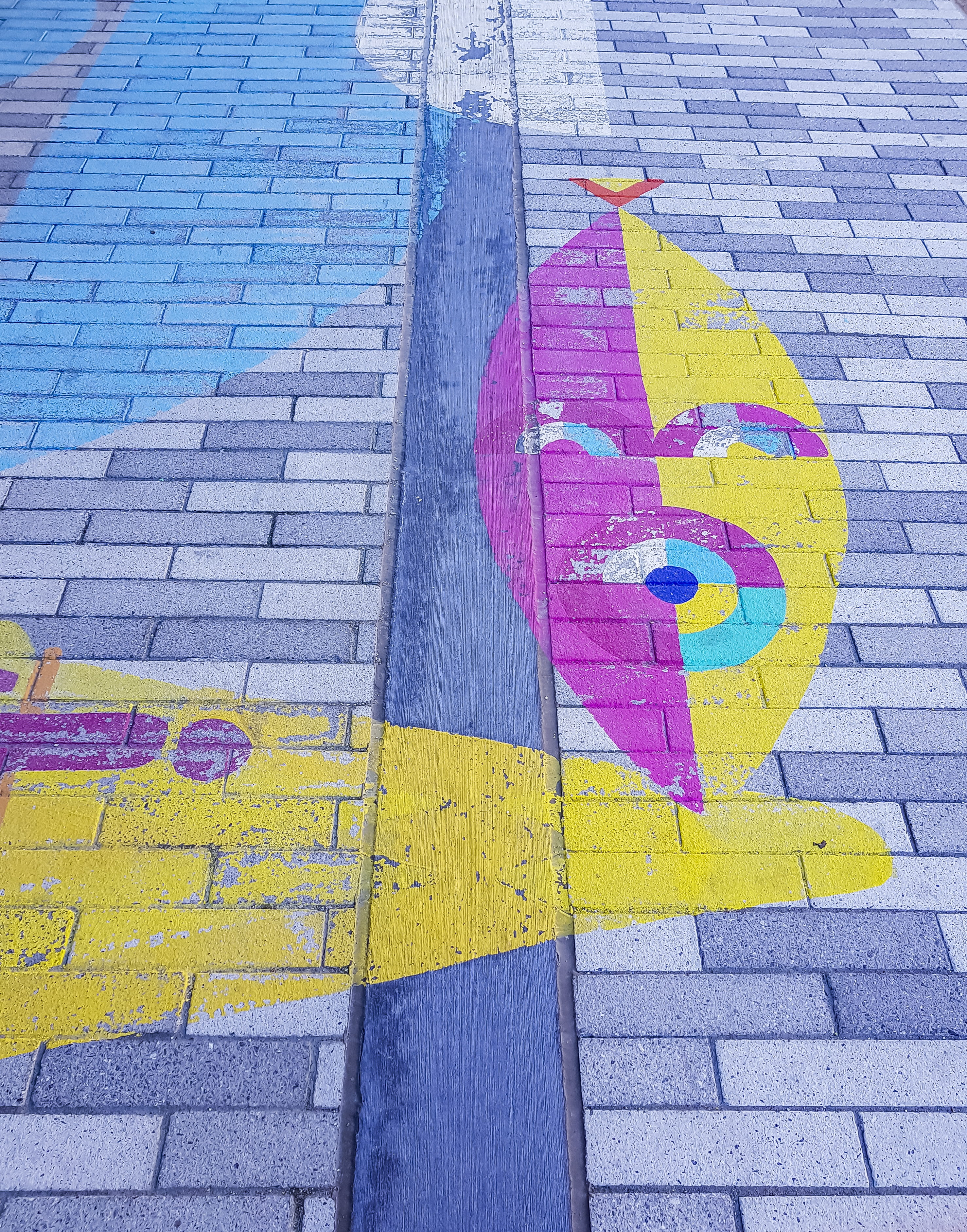 art, multi colored, day, path, communication, 2K, city, wall, cobblestone, sign, mural, transportation, street, road, painting, tile, sidewalk, slate, Phone HD Wallpaper