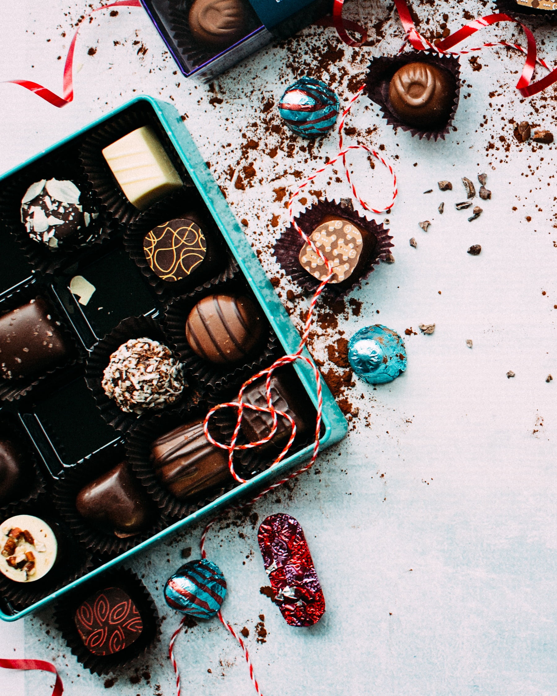sweet food, choice, ready-to-eat, temptation, brown, indoors, inside, food, close-up, day, desserts, assorted, christmas, freshness, container, still life, Phone HD Wallpaper