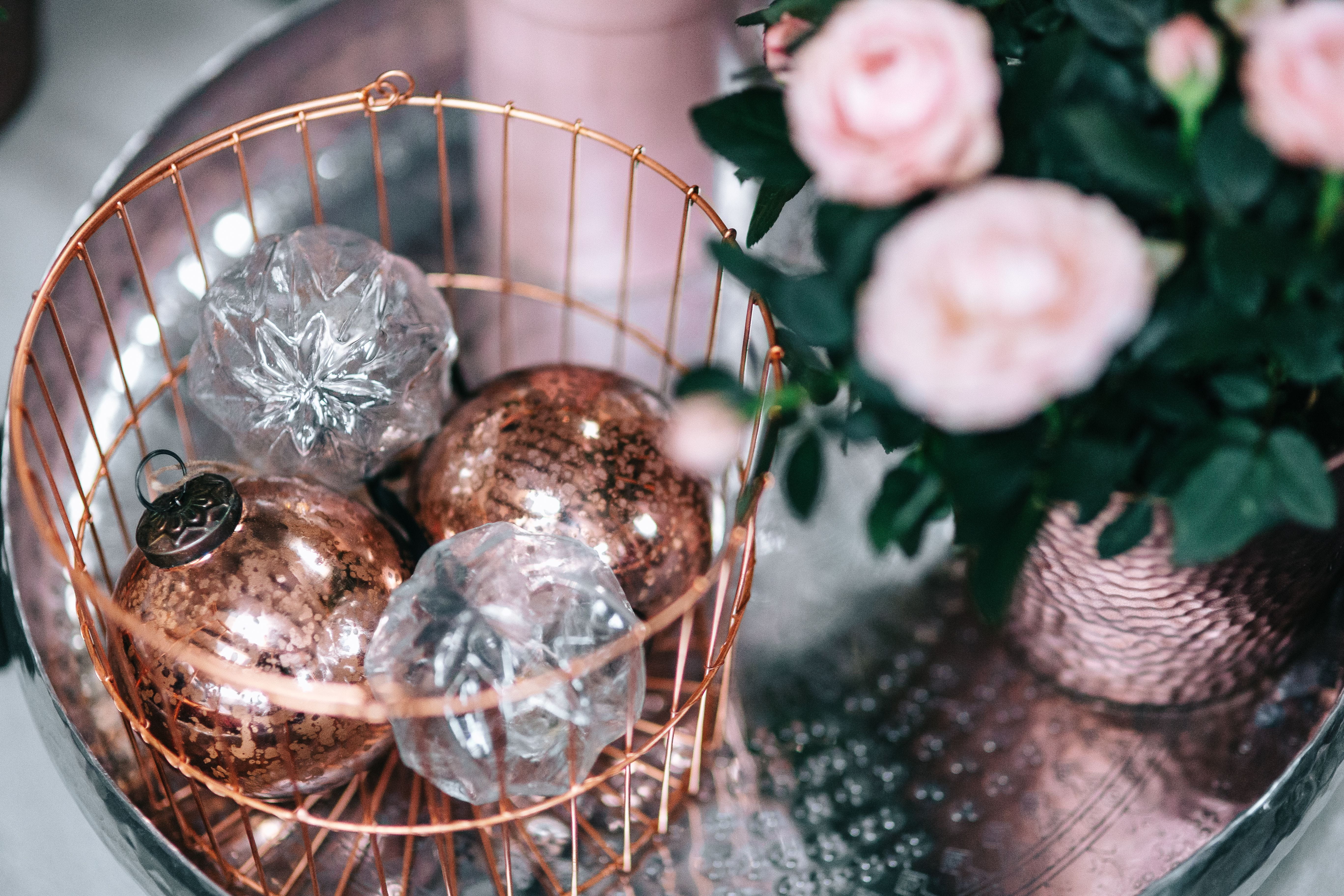close-up, Christmas, no people, xmas, balls, flower, temptation, 5K, Christmas balls, household equipment, indoors, drinking glass, high angle view, table, HD Wallpaper