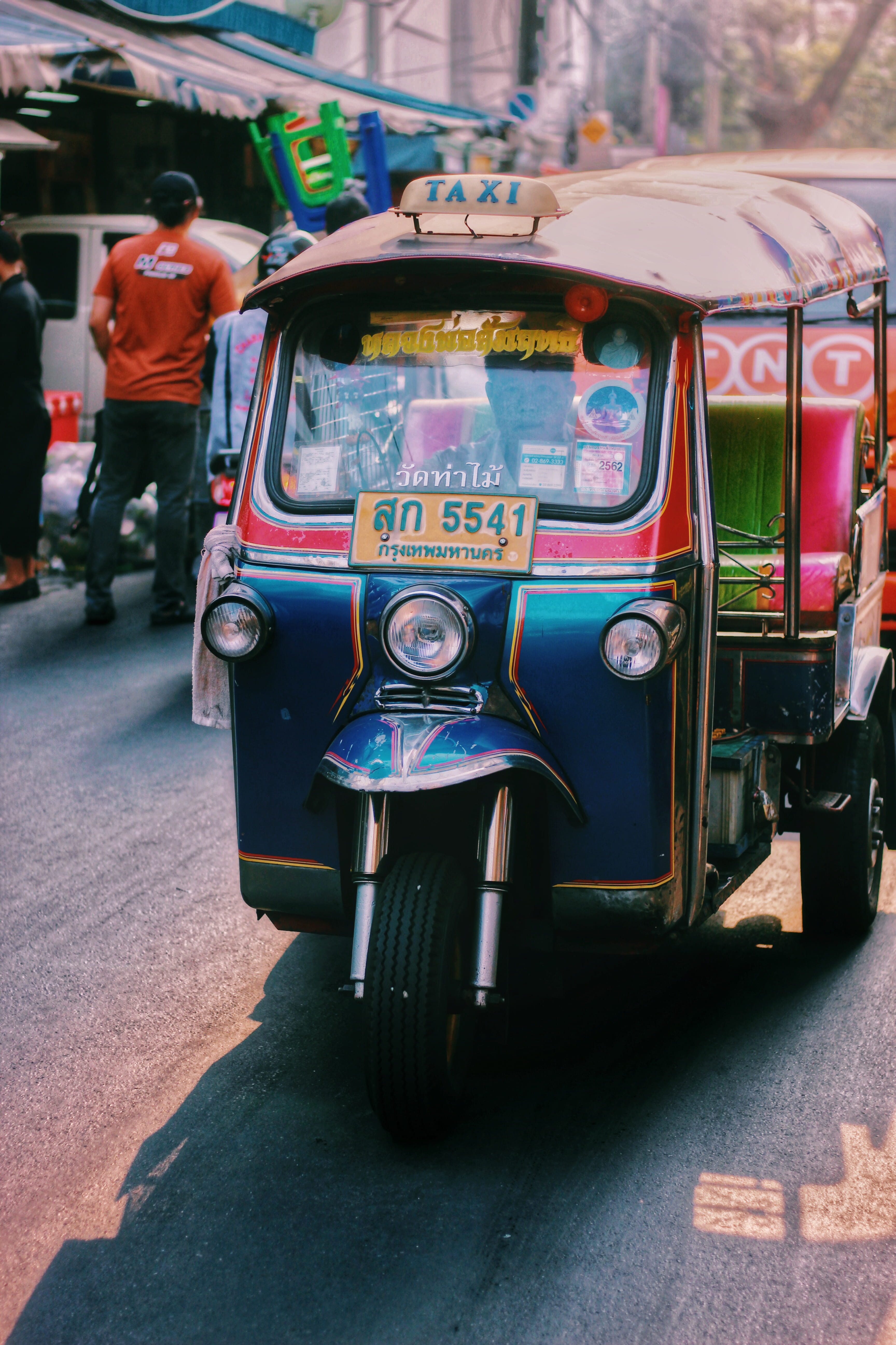group of people, mode of transportation, bus, land vehicle, day, people, helmet, machine, real people, street, footwear, travel, motor vehicle, wheel, tarmac, Phone HD Wallpaper