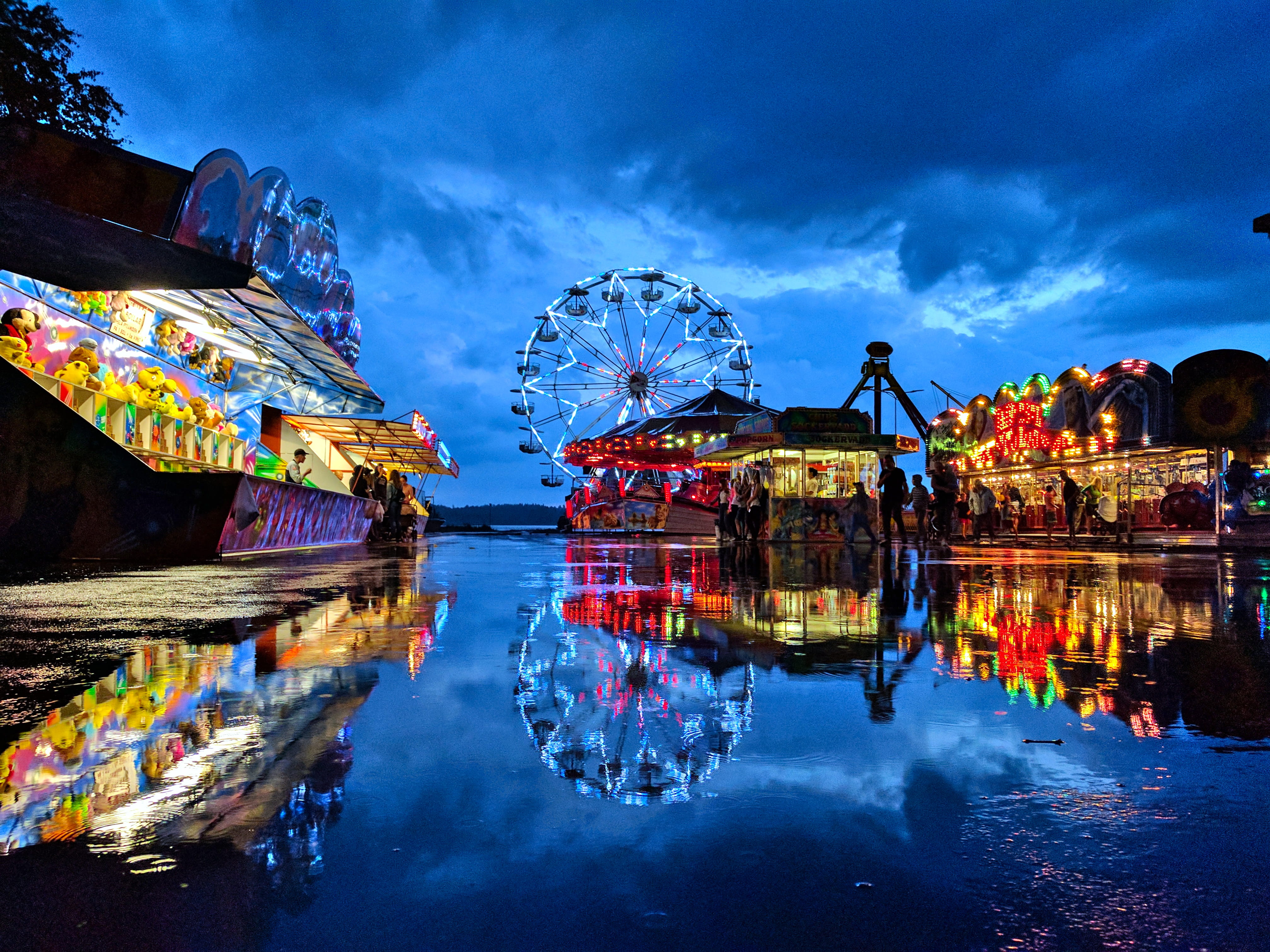 circus, illuminated, lake, fun, fairground, nature, amusement park ride, city, cloud - sky, water, multi colored, ferries, 4K, summer, carnival, recreation, HD Wallpaper