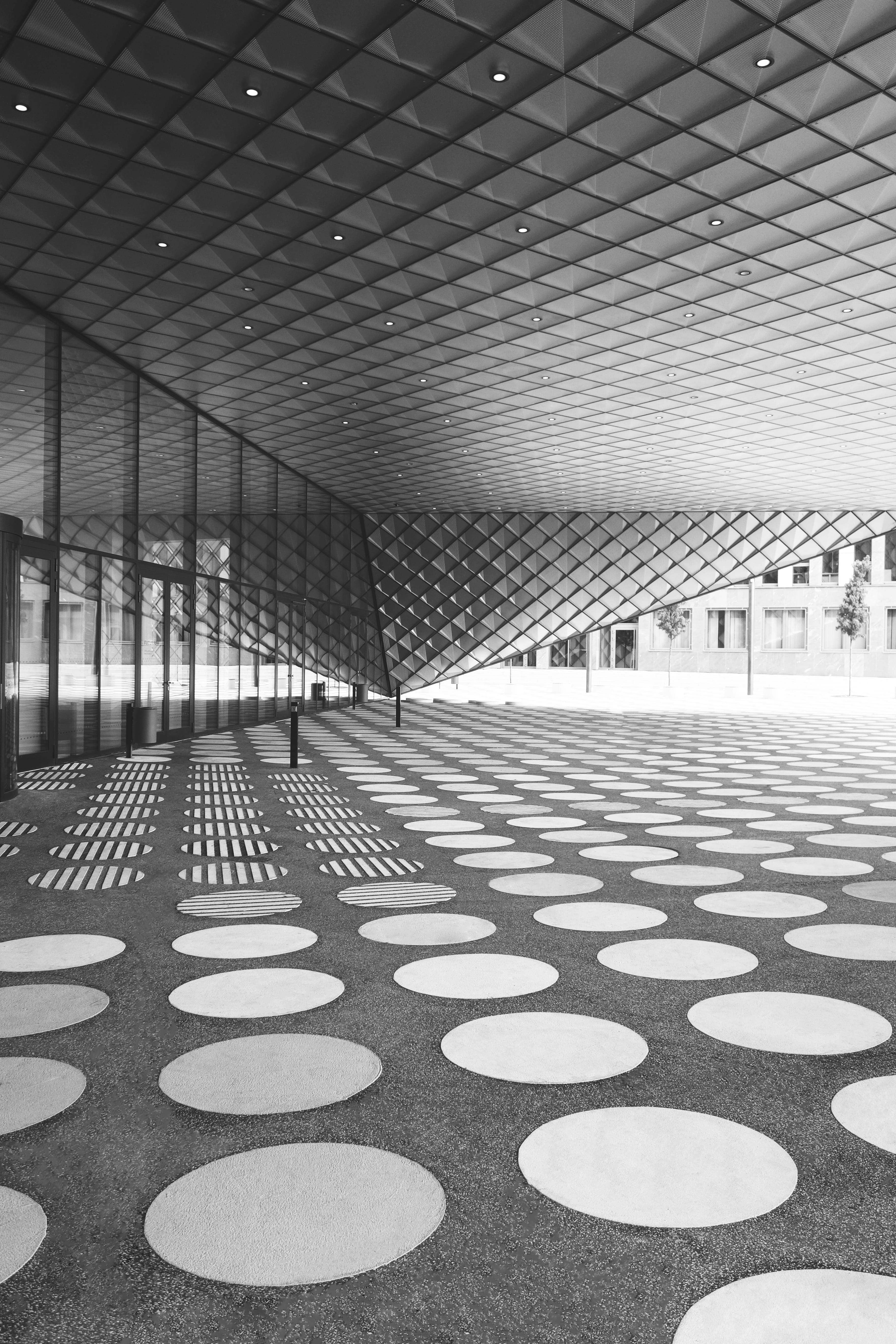 modern, built structure, the way forward, geometric, architectural column, windows, germany, design, indoors, berlin, blackandwhite, absence, ceiling, tiled floor, Phone HD Wallpaper