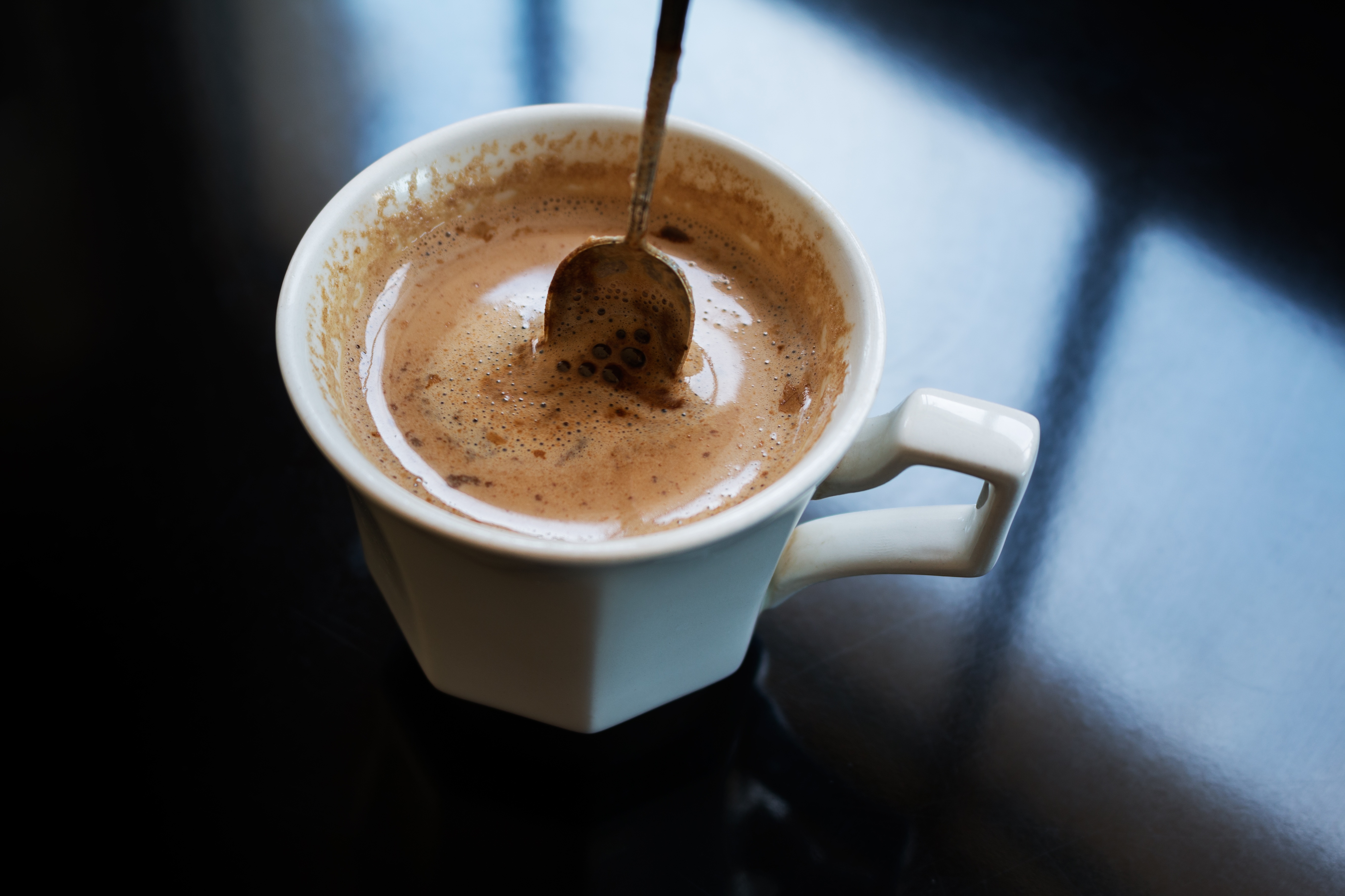 cup, drink, coffee cup, mug, heat - Temperature, morning, color, latte, food, cappuccino, spoon, reflexion, brown, hot drink, indoors, coffee, milk, cafe, HD Wallpaper