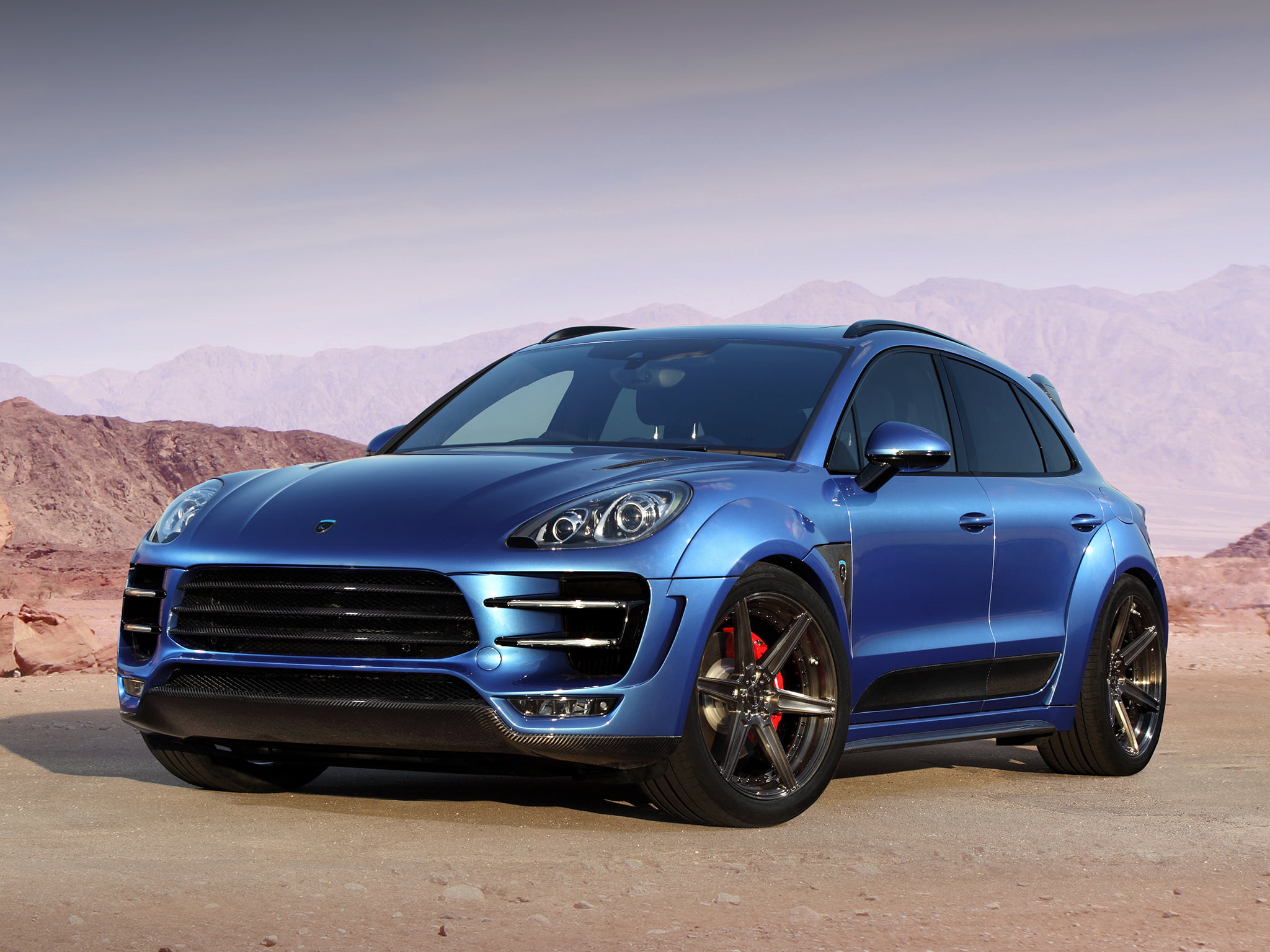 shiny, hatchback, 4x4, macan ursa, non-urban scene, design, mode of Transport, land Vehicle, modern, road trip, sky, mountain Range, no People, nature, HD Wallpaper