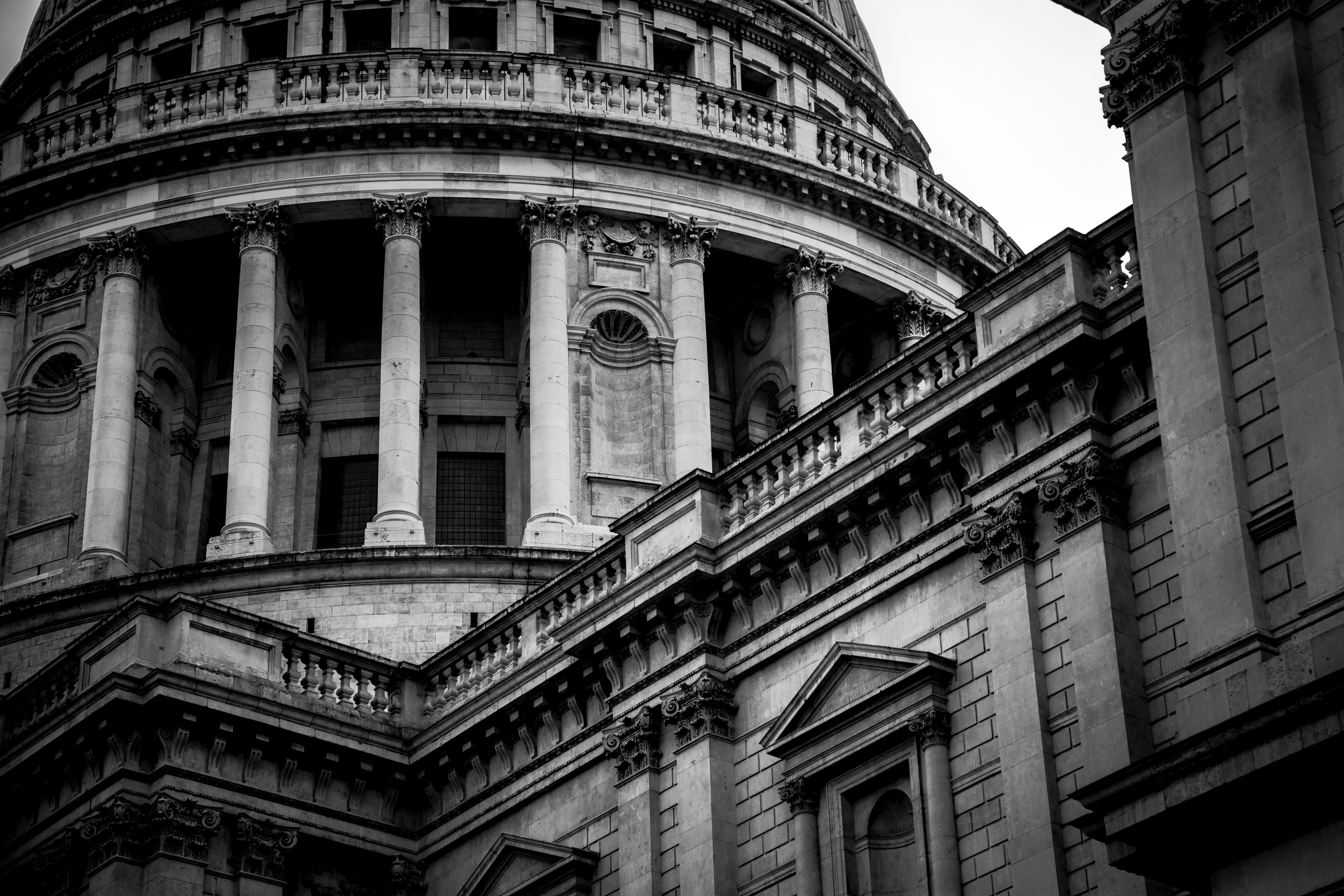 ornate, travel, black and white, detail, stone, Cathedral, city, history, low angle view, the past, architecture, St Pauls, built structure, London, arch, HD Wallpaper