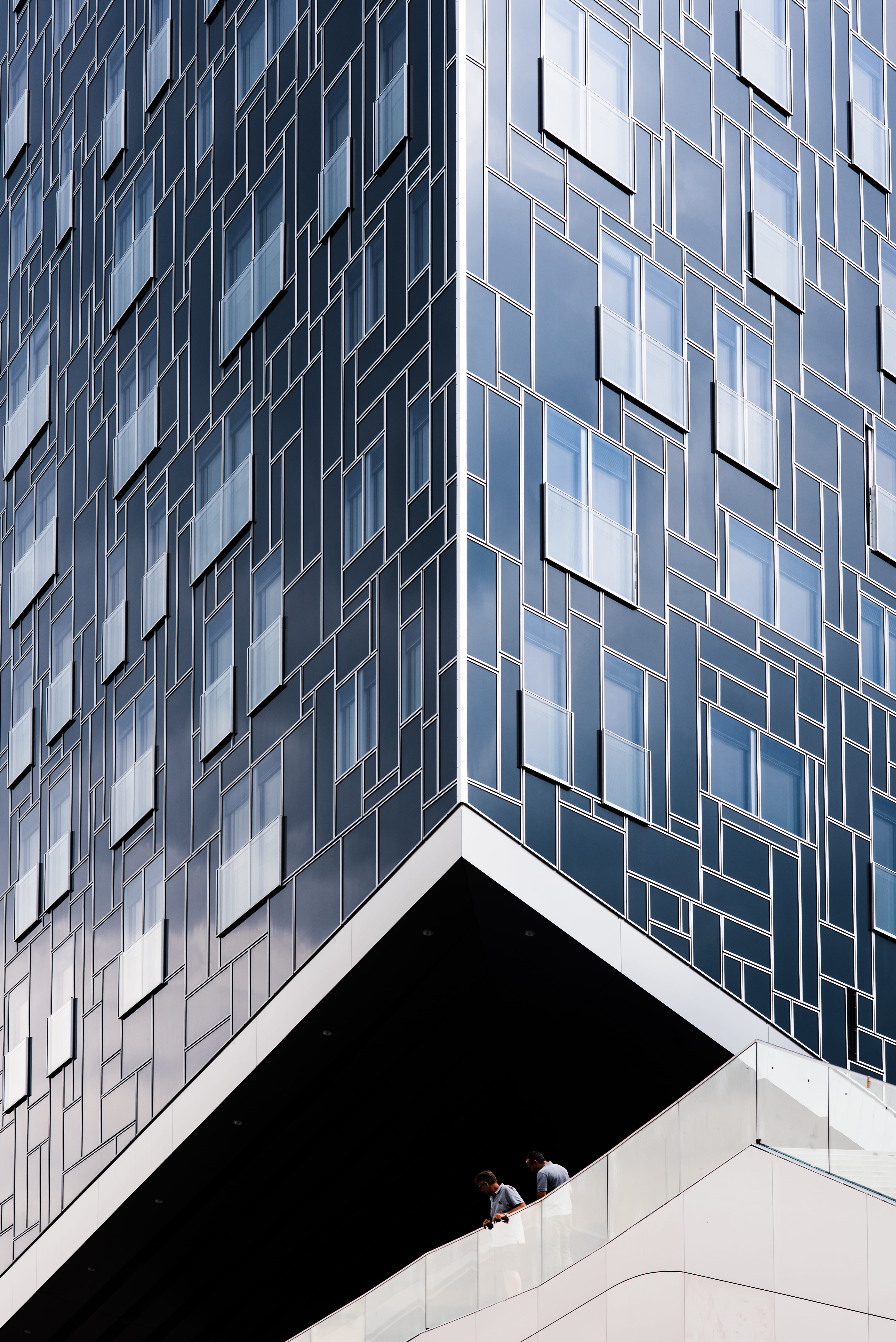 glass window, residential District, city Life, construction Industry, built Structure, downtown District, skyscraper, urban Scene, sky, high rise, worker, Phone HD Wallpaper