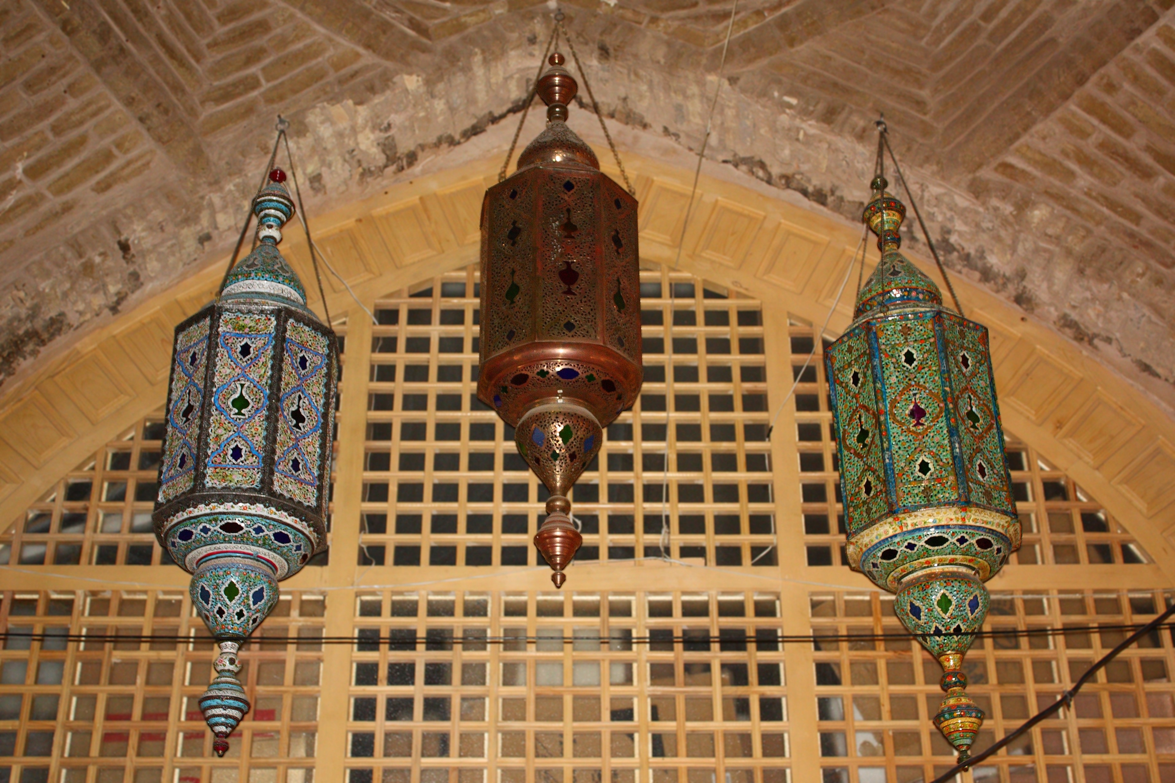 lamp, ceiling, religion, history, low angle view, 2K, the past, tourism, travel destinations, city, the mosque, building, architectural column, sunlight, HD Wallpaper