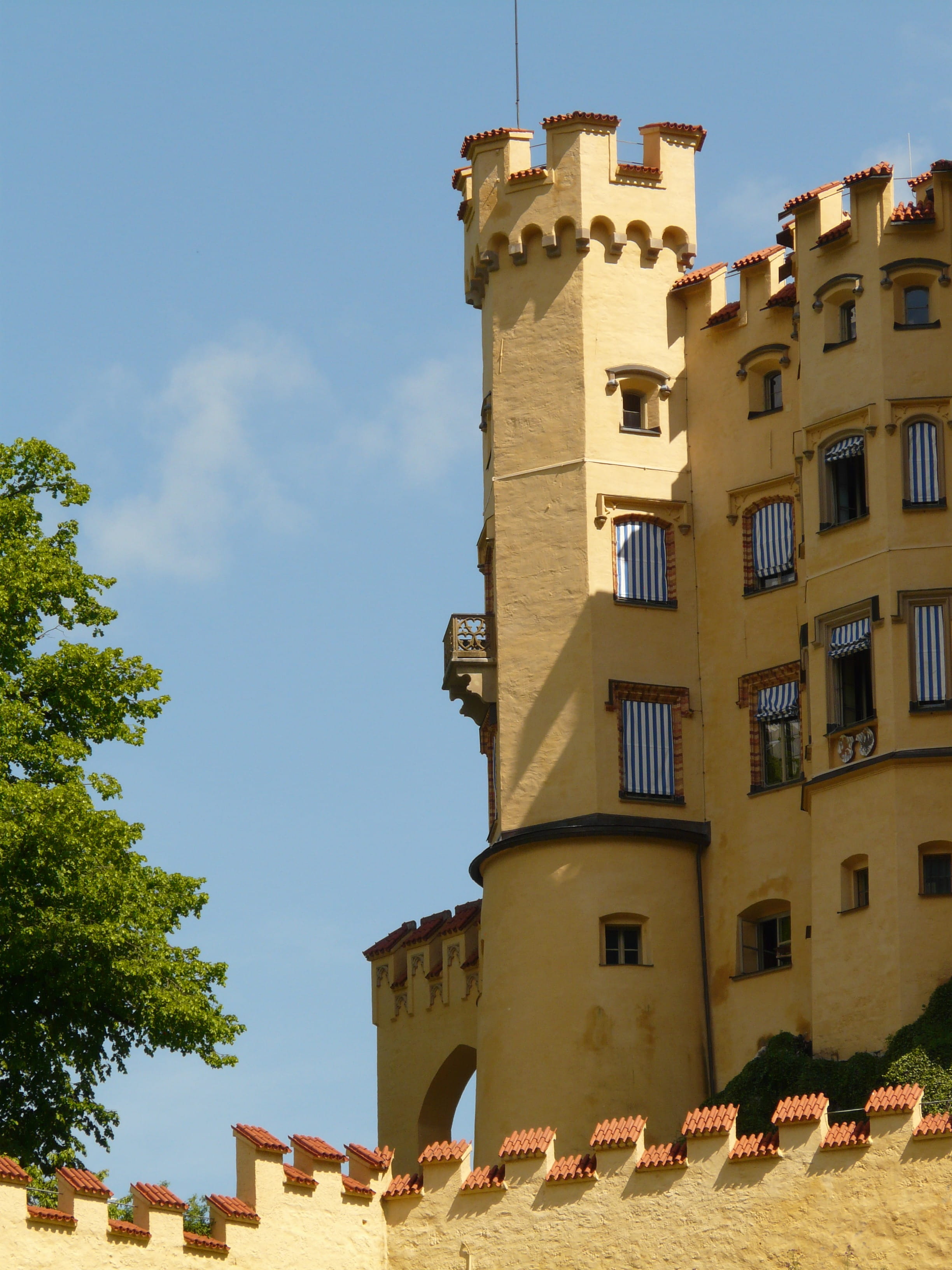 sky, tree, outdoors, nature, cloud - sky, no people, bavaria, low angle view, window, places of interest, castle, built structure, building exterior, tower, Phone HD Wallpaper