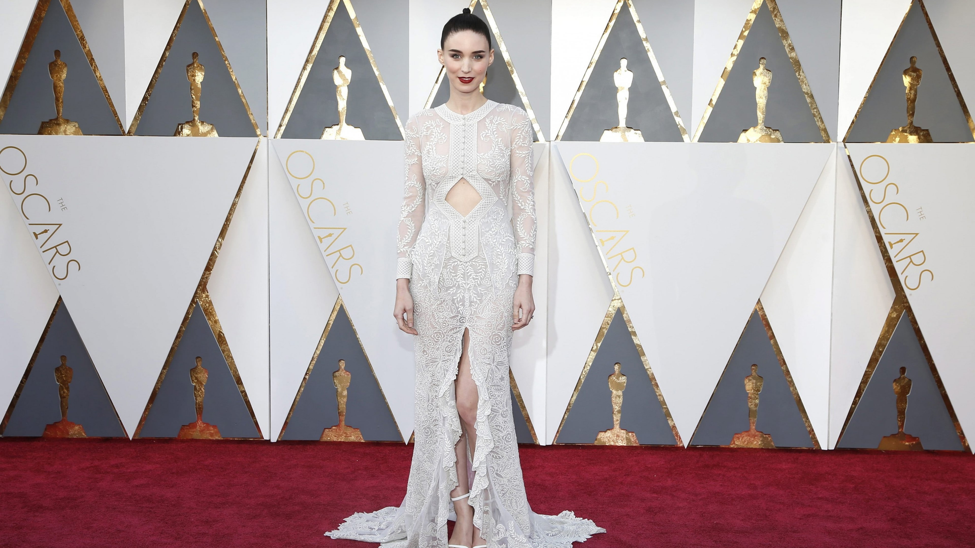 white, red carpet, red, wears, Oscar 2016, woman, Most popular celebs, Rooney Mara, long, actress, sleeved, dress, floral, carpet, 4K, HD Wallpaper