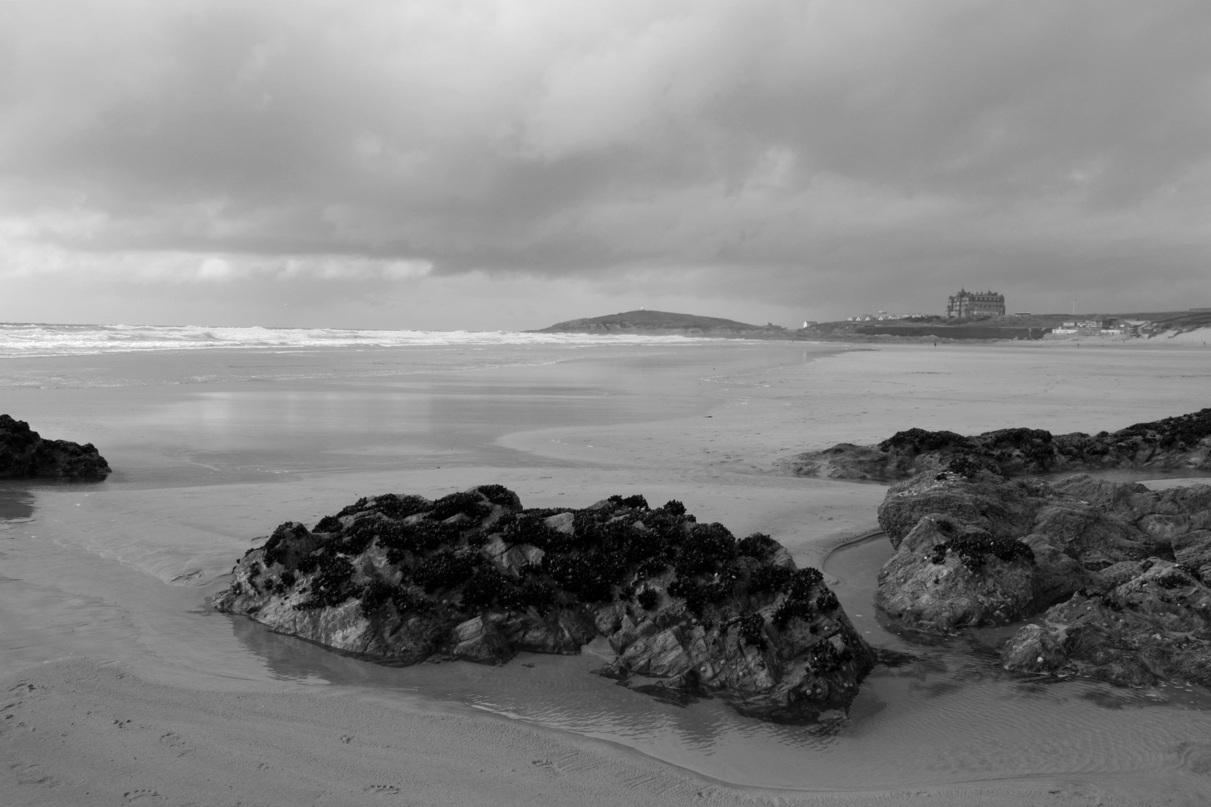 landscape, water, nature, bad weather photography, environment, monochrome, cloud - sky, outdoors, greyscale, solid, sky, artus say, britannia, rock, coastline, HD Wallpaper