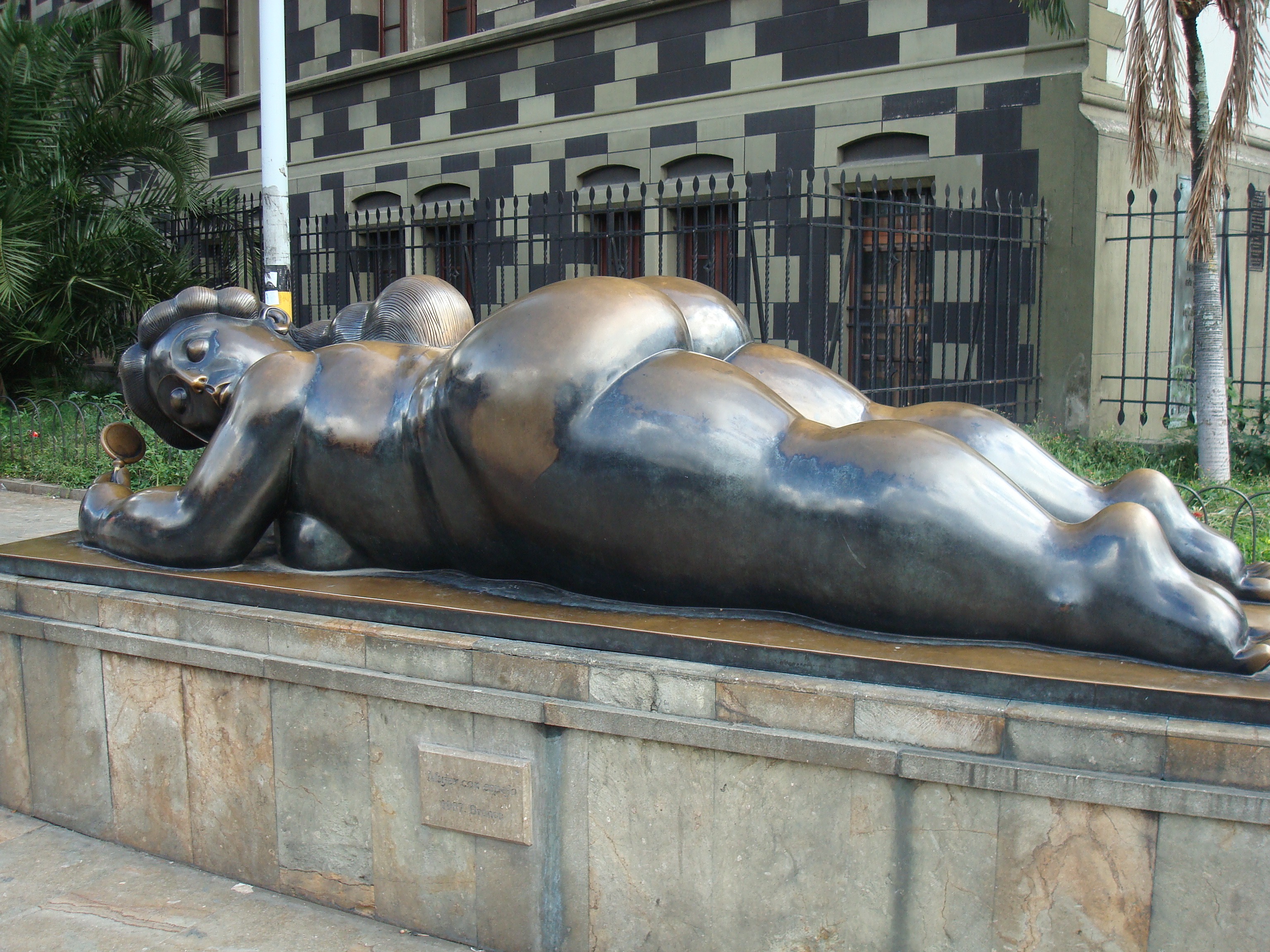 architecture, no people, male likeness, creativity, tourism, botero, sculpture, metal work, design, metal sculpture, representation, history, gray, the past, HD Wallpaper