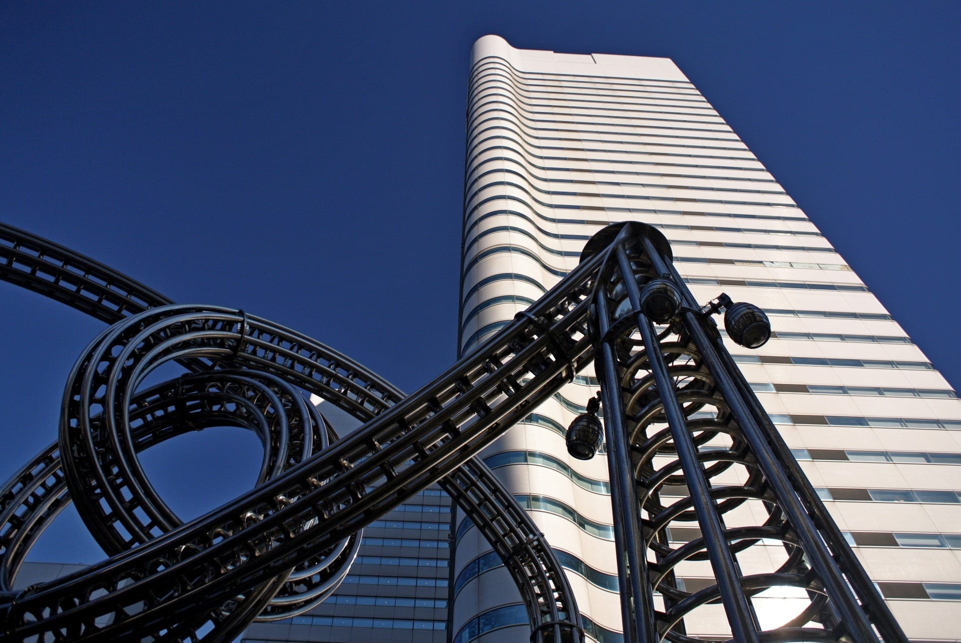 artwork, yokohama, creativity, outdoors, architecture, steel, sculpture, railing, clear sky, staircase, sky, metallic, construction, japan, art, creative, HD Wallpaper