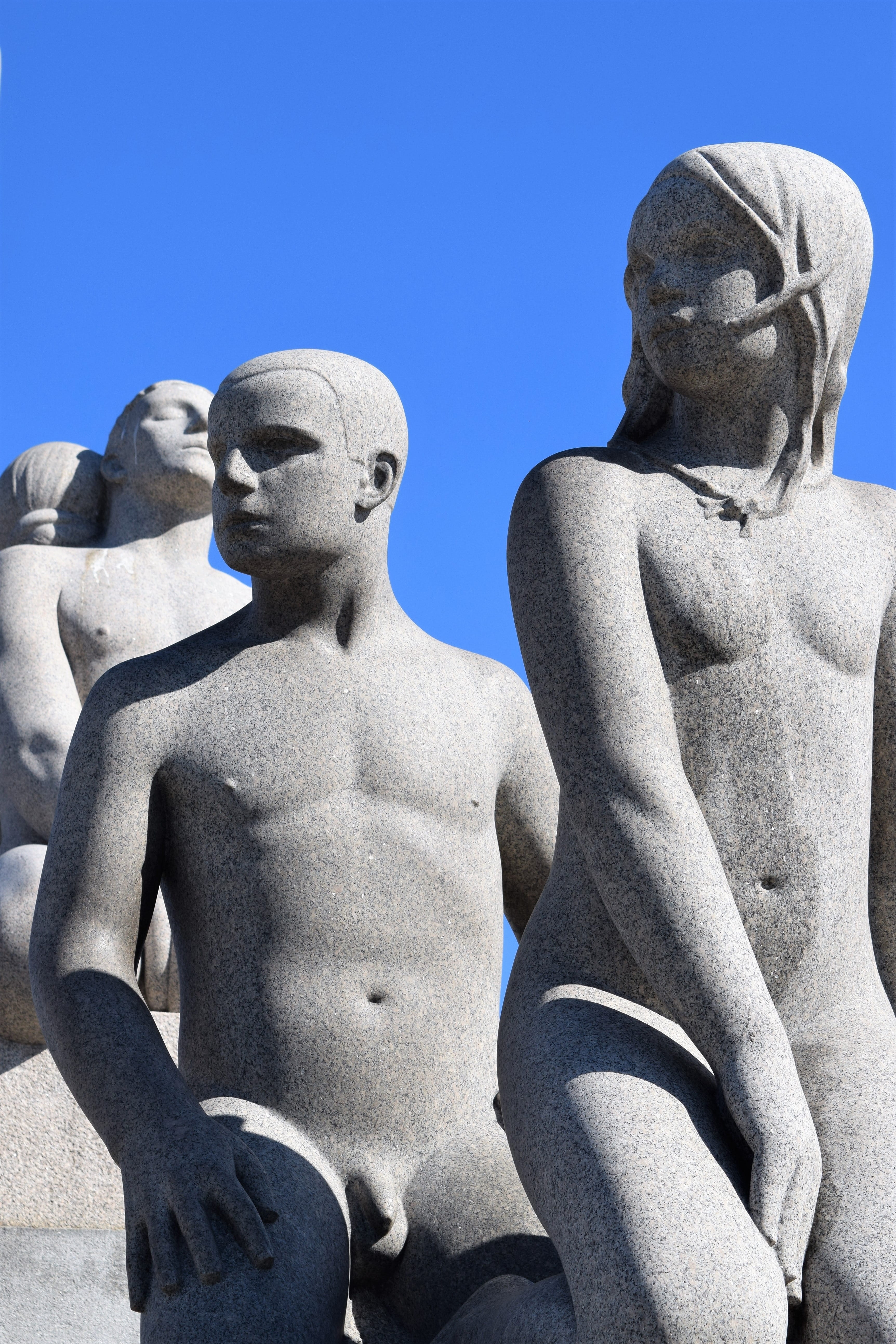 the past, sunlight, architecture, stone, statues, blue, male likeness, scandinavian, blue sky, thoughtful, sky, fogner, statue, stoic, park, no people, Phone HD Wallpaper