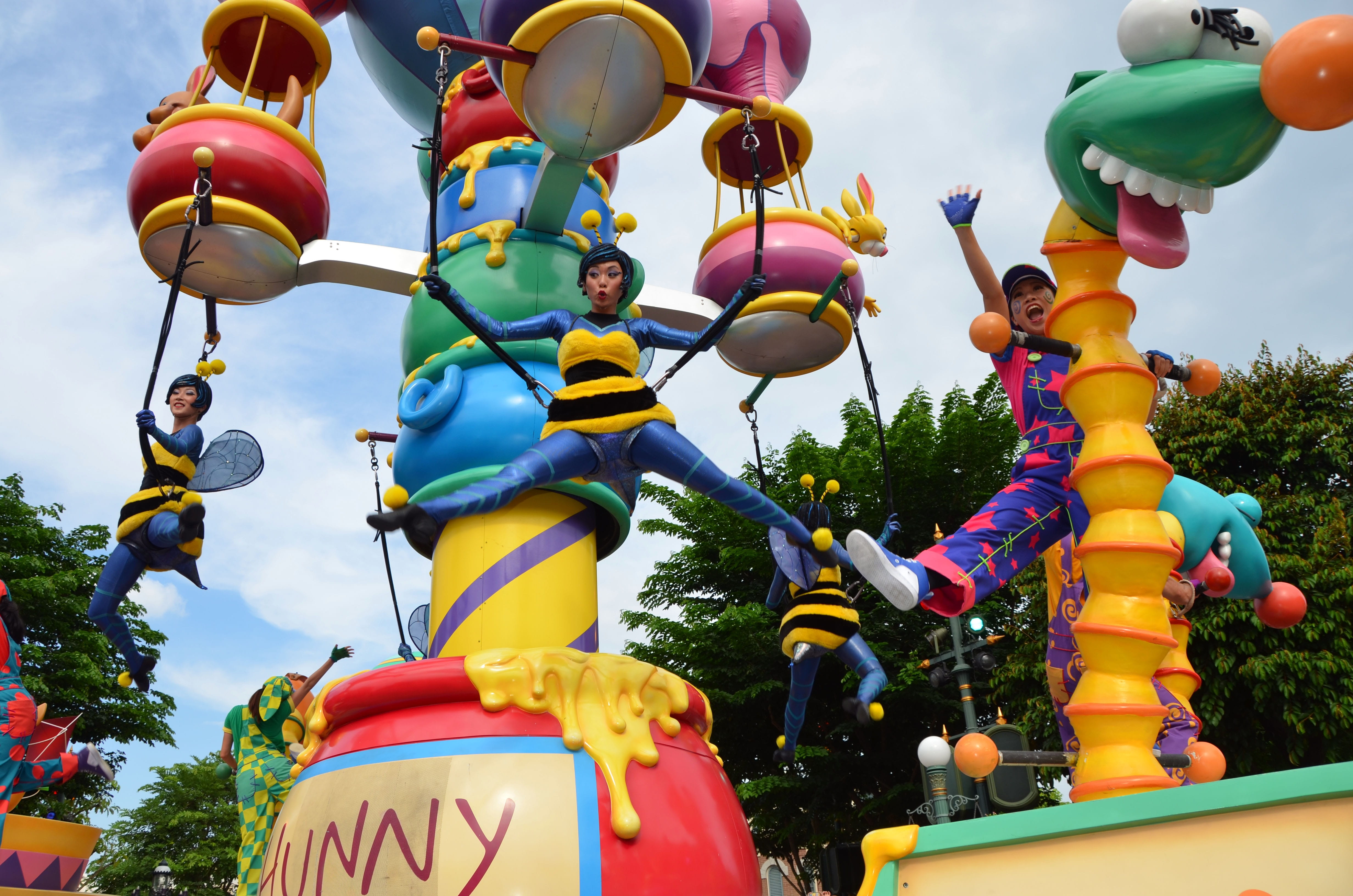 outdoors, multi colored, nature, art and craft, sky, disney land, arts culture and entertainment, four, daytime, balloon, tree, day, enjoyment, decoration, HD Wallpaper