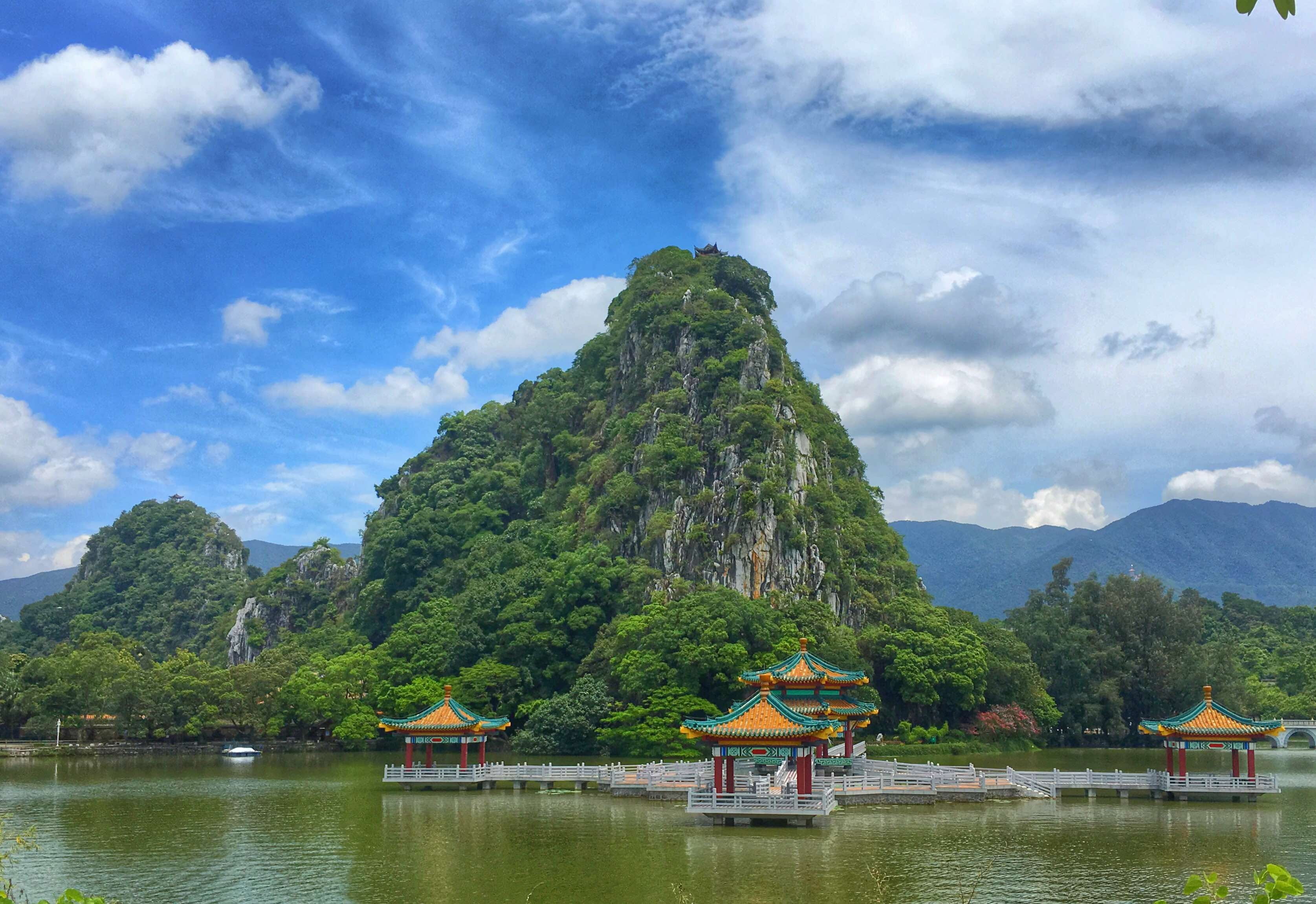 built structure, building, outdoors, mountain, beauty in nature, zhaoqing, seven star crags, cloud - sky, waterfront, 2K, plant, china, mountain range, HD Wallpaper