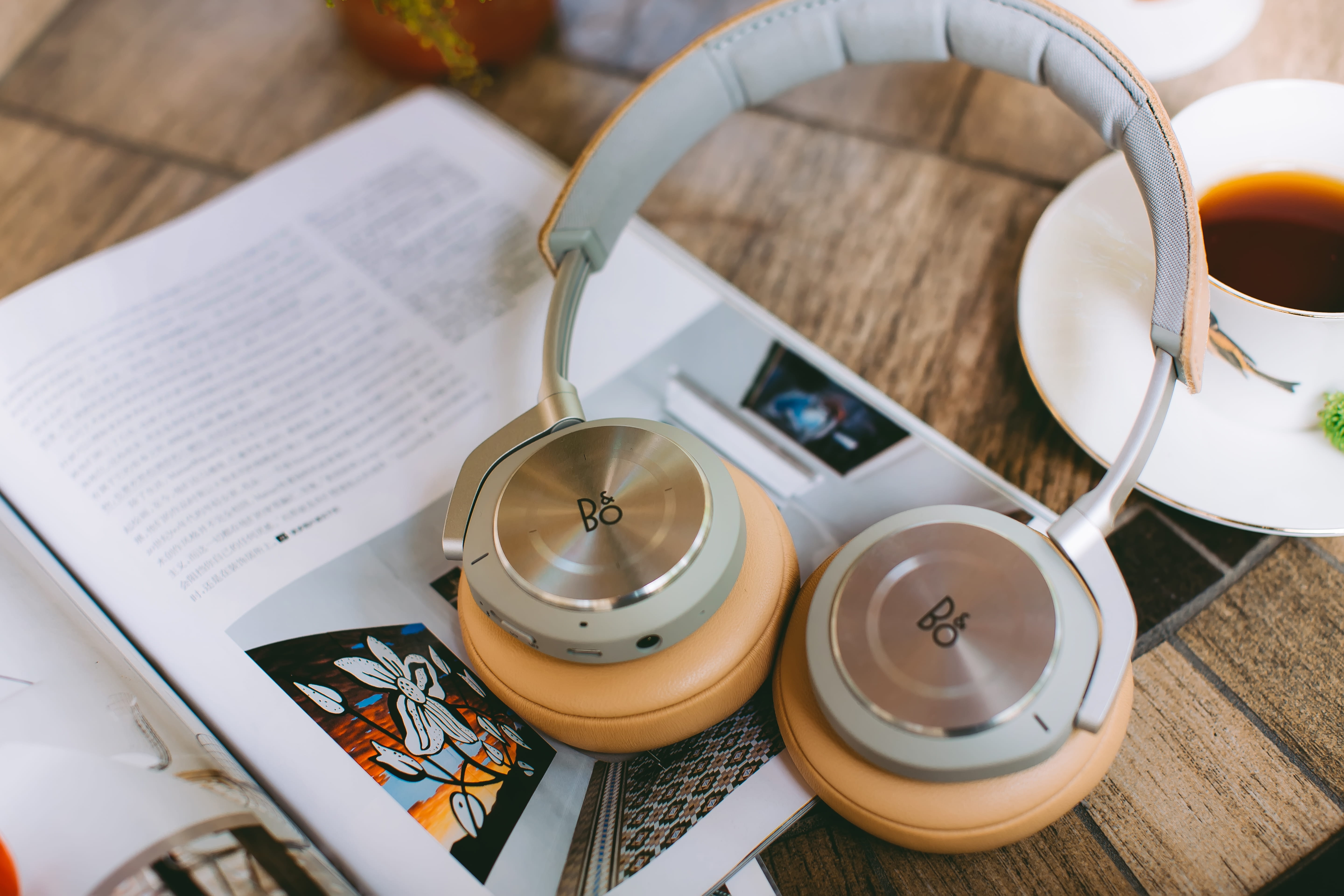 selective, communication, focus, crockery, close-up, indoors, gray, paper, modern, coffee, white, desk flat lay, beside, 5K, cordless, teapot, ear, tea cup, HD Wallpaper